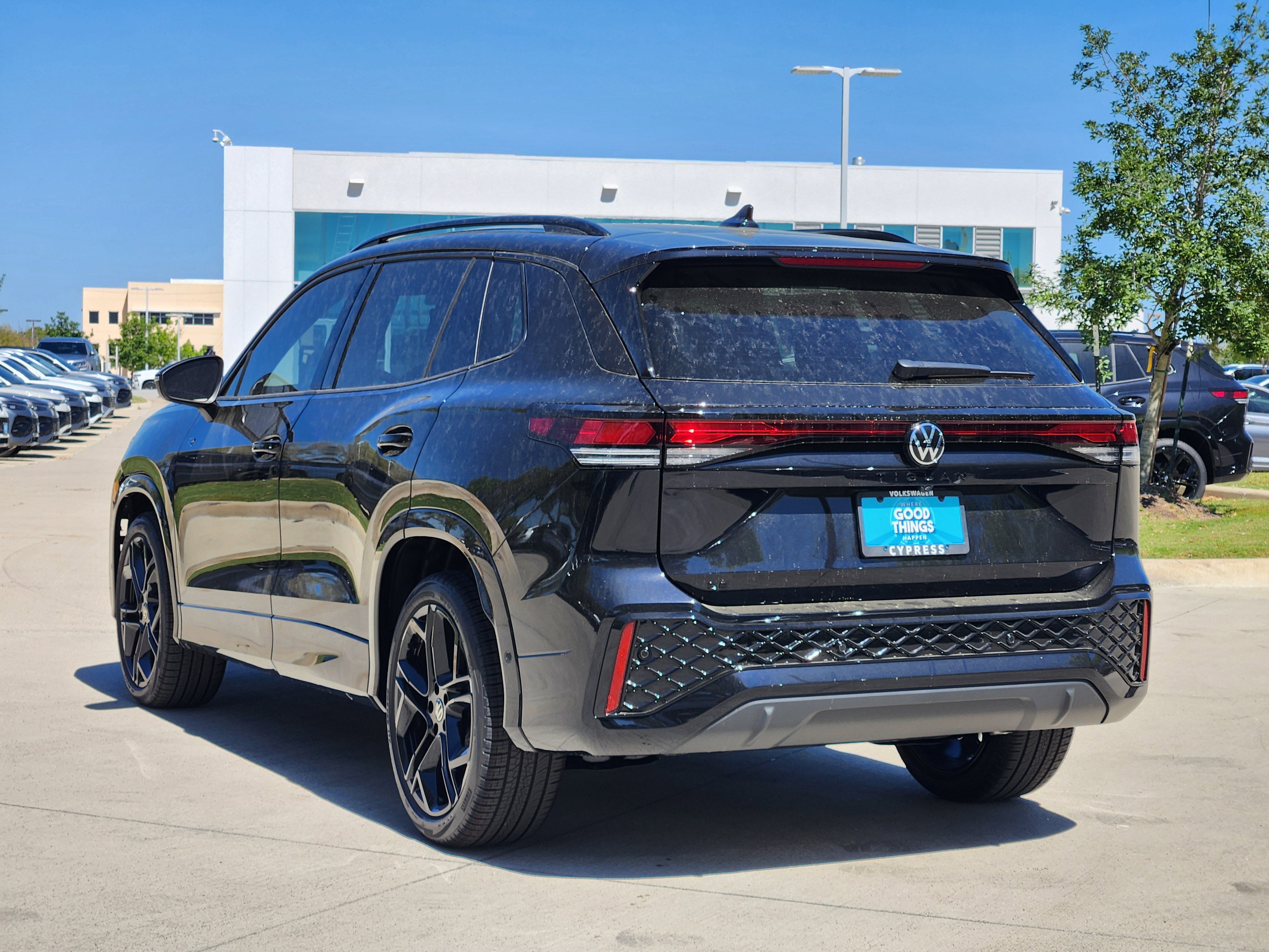 2026 Volkswagen Tiguan SE R-Line Black