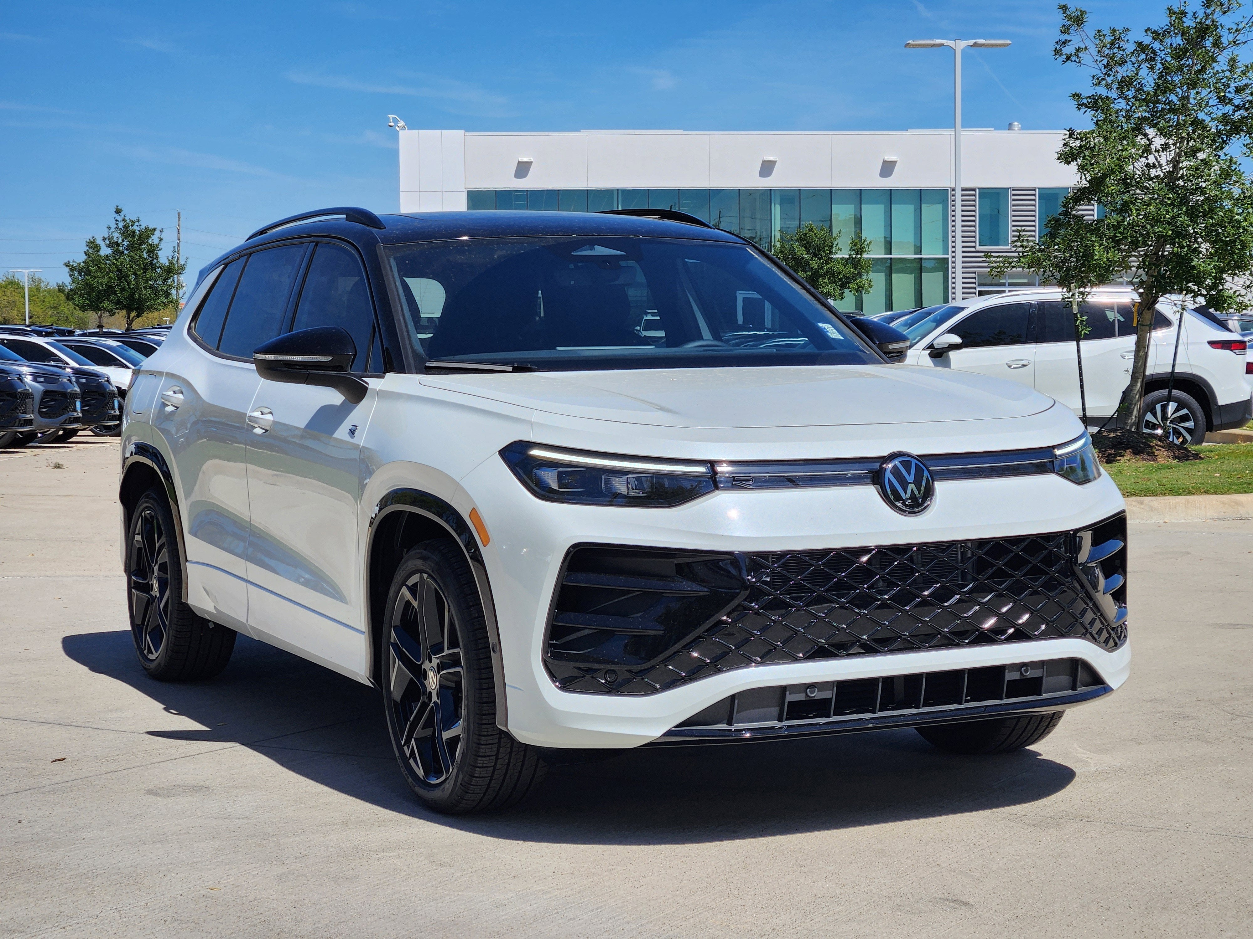 2026 Volkswagen Tiguan SE R-Line Black