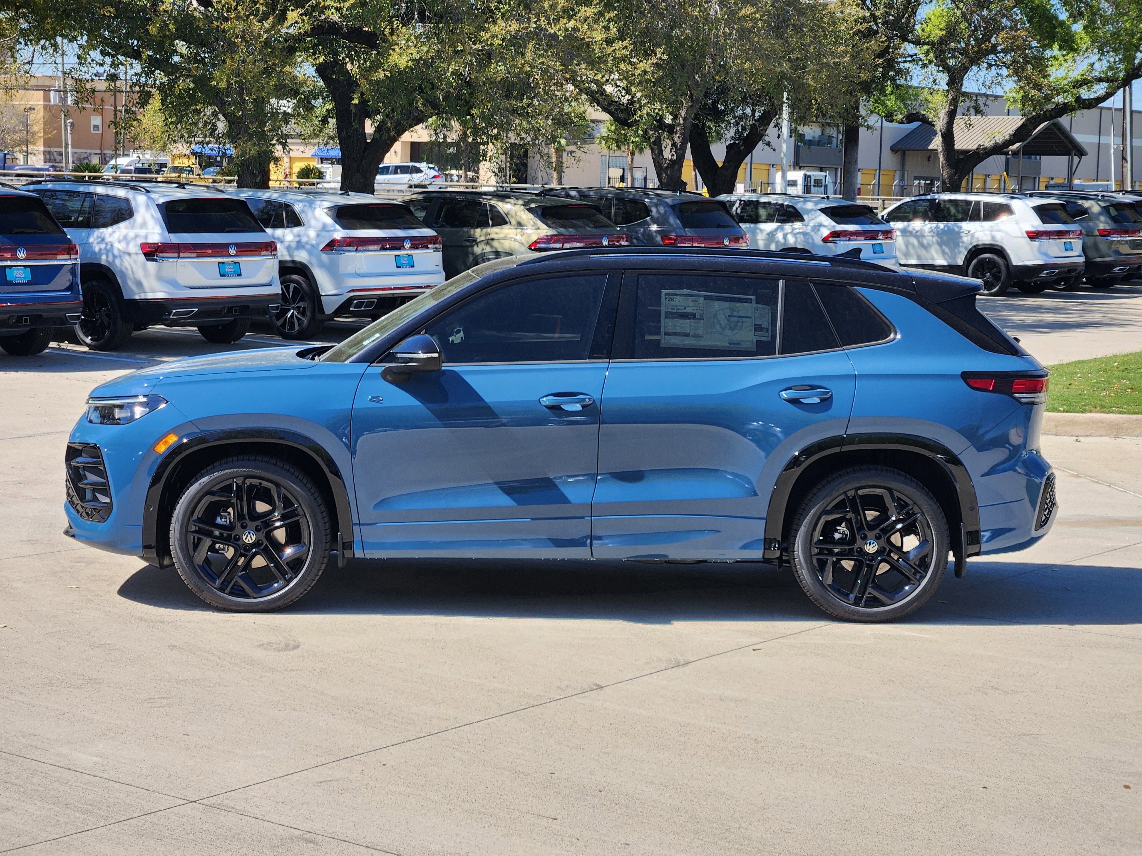 2026 Volkswagen Tiguan SE R-Line Black