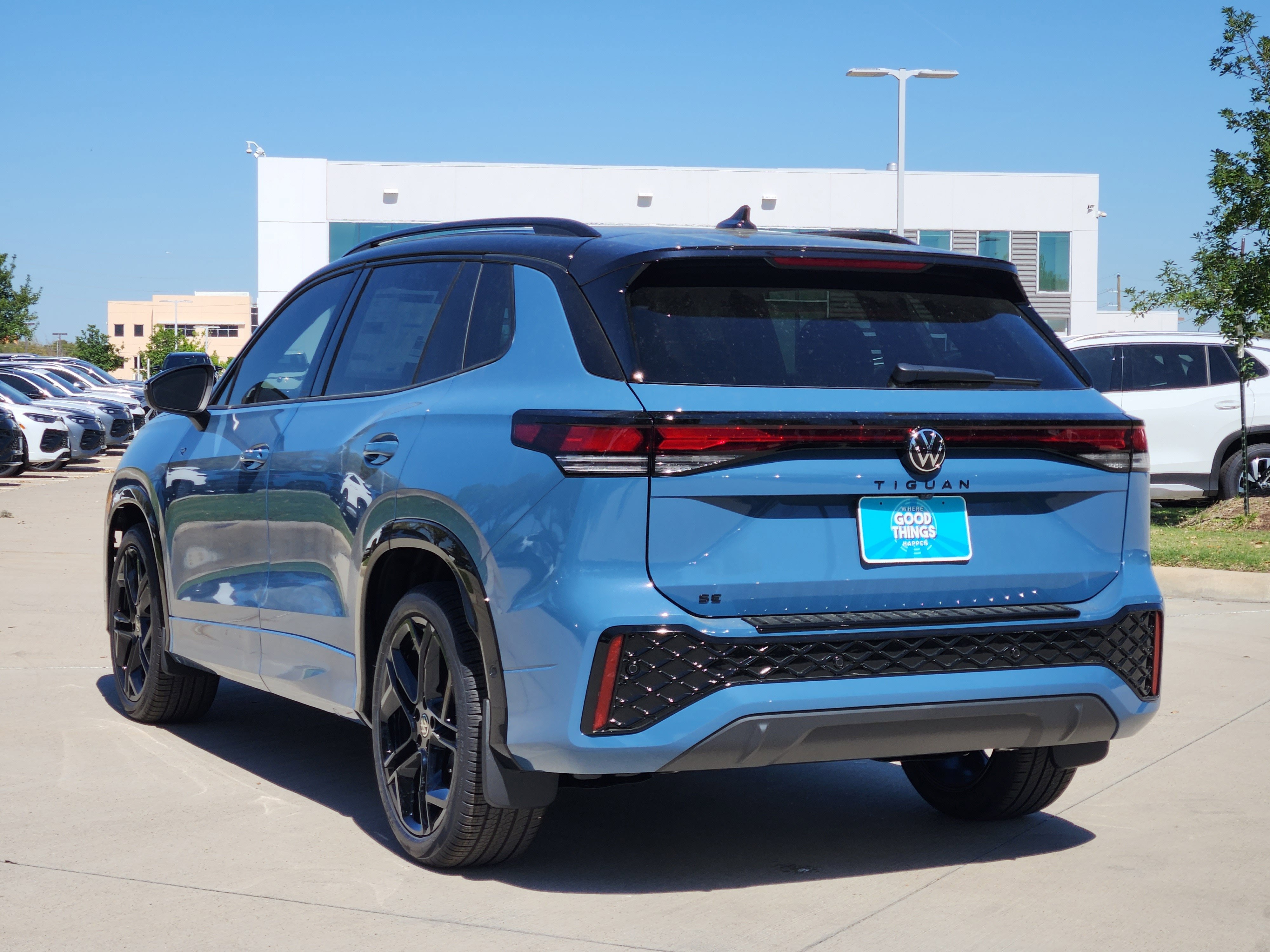 2026 Volkswagen Tiguan SE R-Line Black