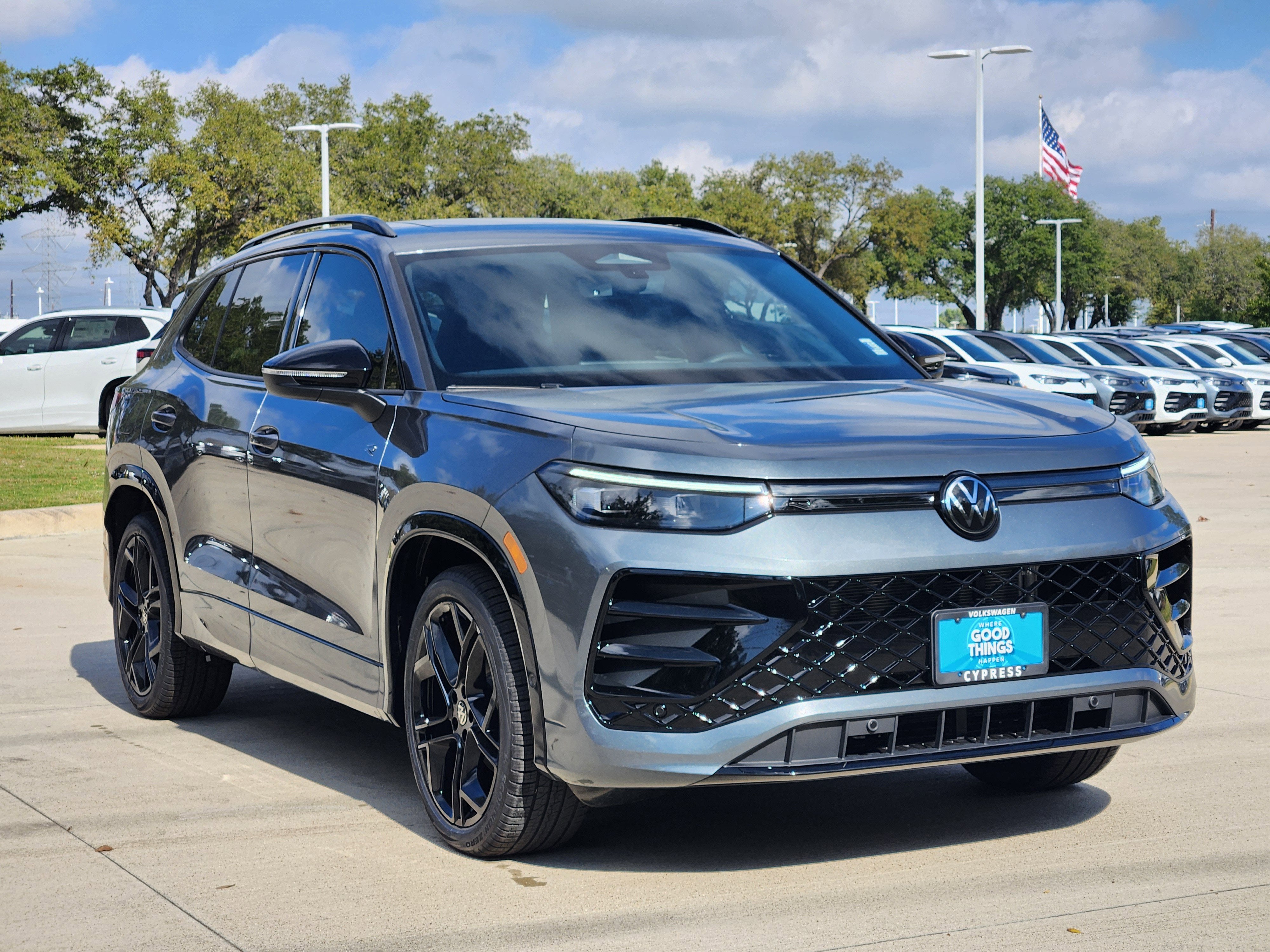 2026 Volkswagen Tiguan SE R-Line Black
