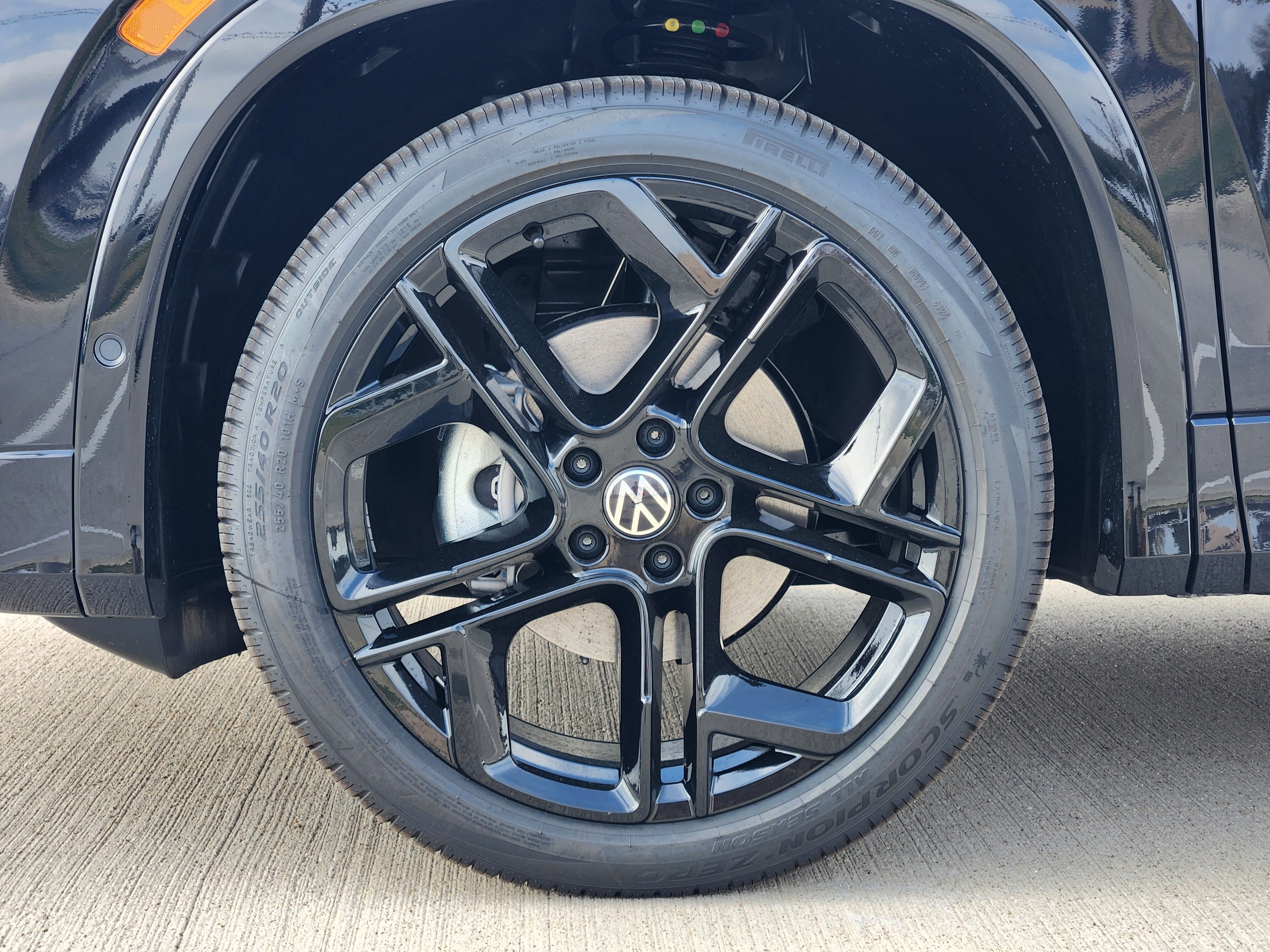 2026 Volkswagen Tiguan SE R-Line Black