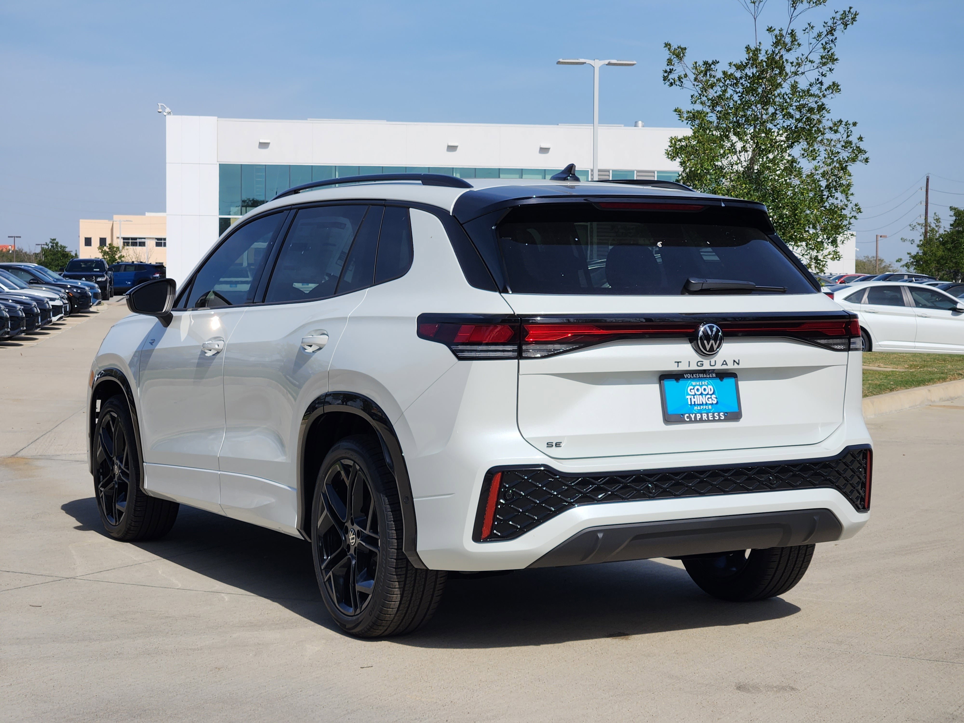 2026 Volkswagen Tiguan SE R-Line Black