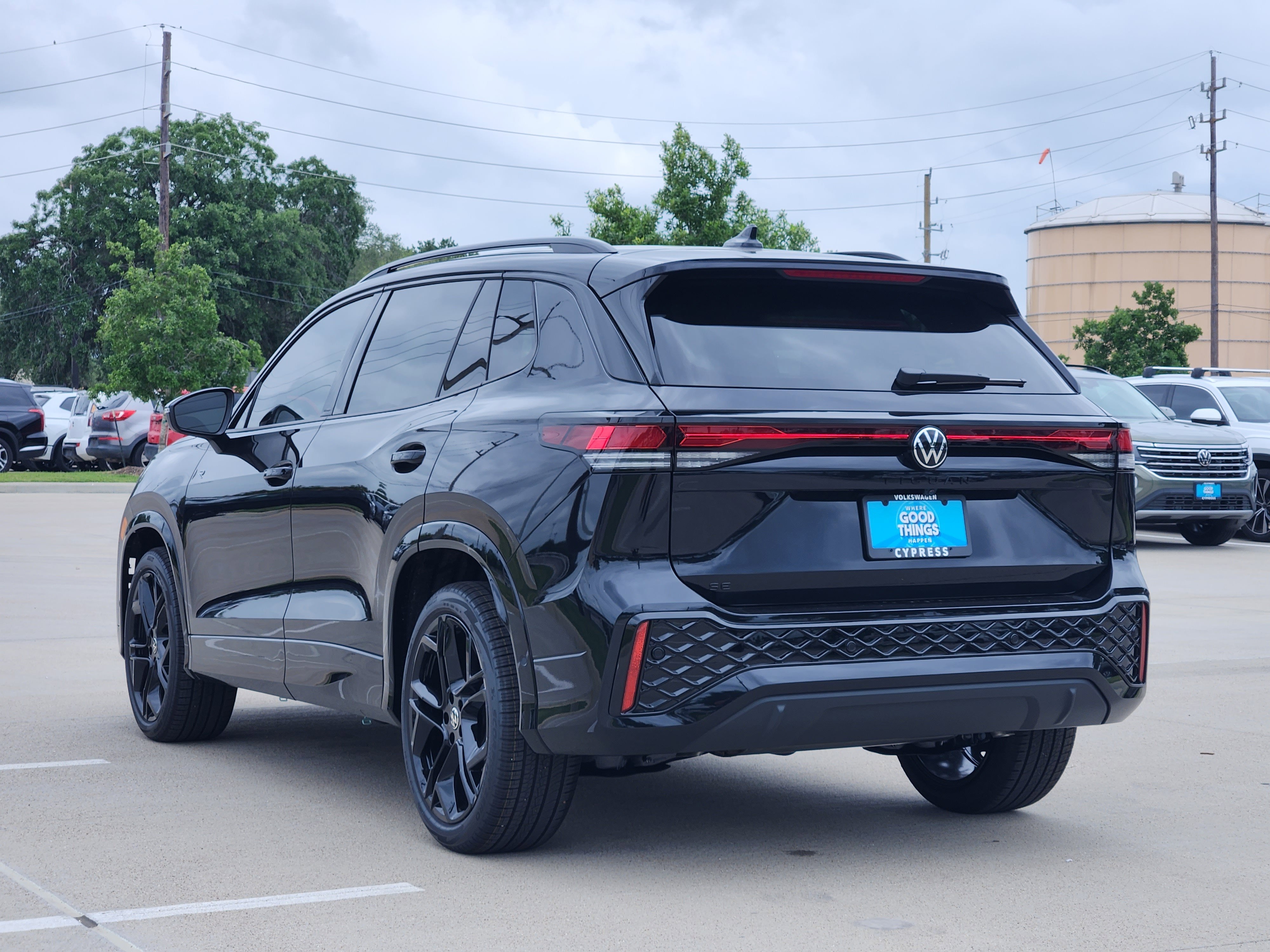 2026 Volkswagen Tiguan SE R-Line Black
