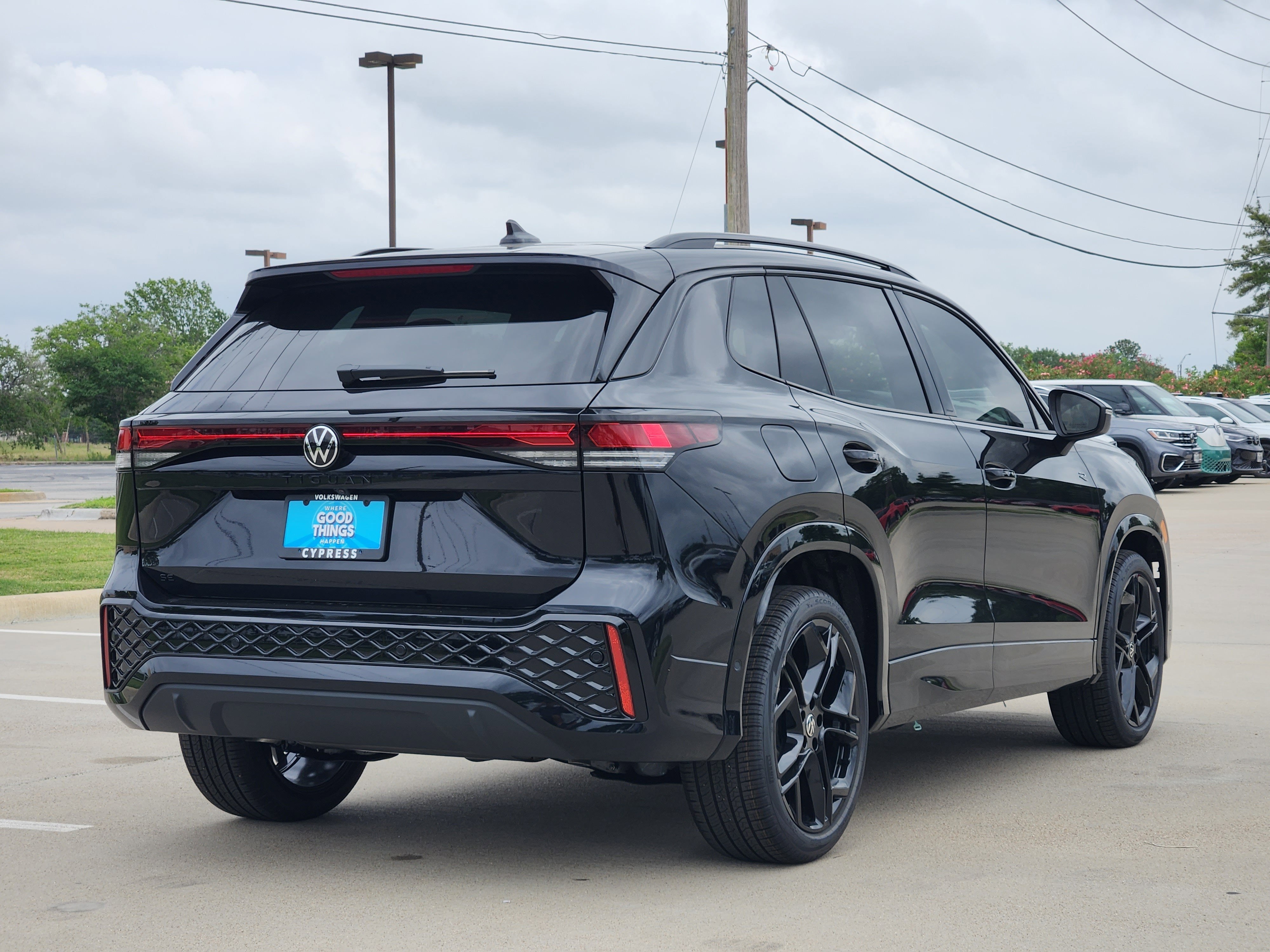 2026 Volkswagen Tiguan SE R-Line Black