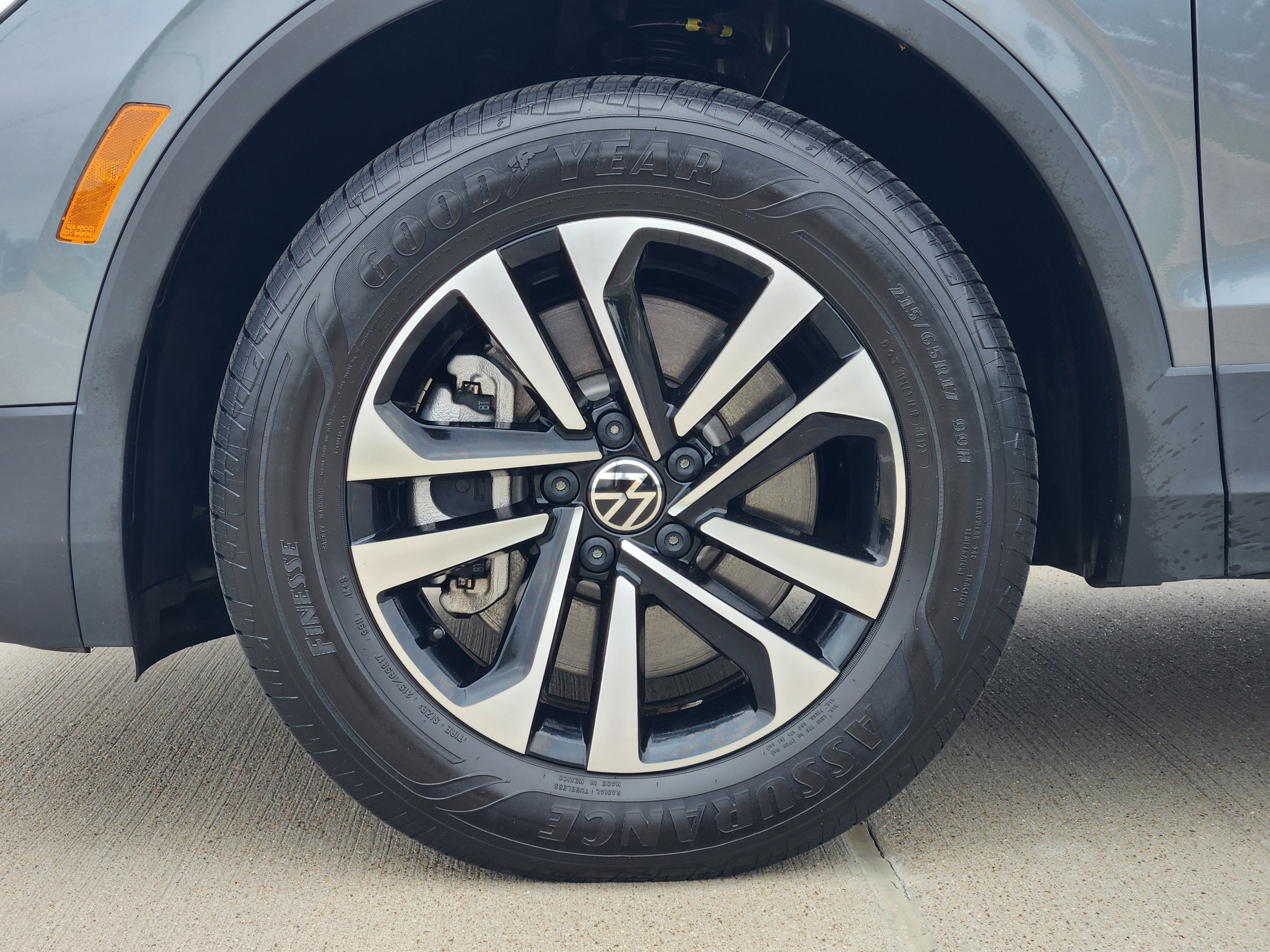 2023 Volkswagen Tiguan S