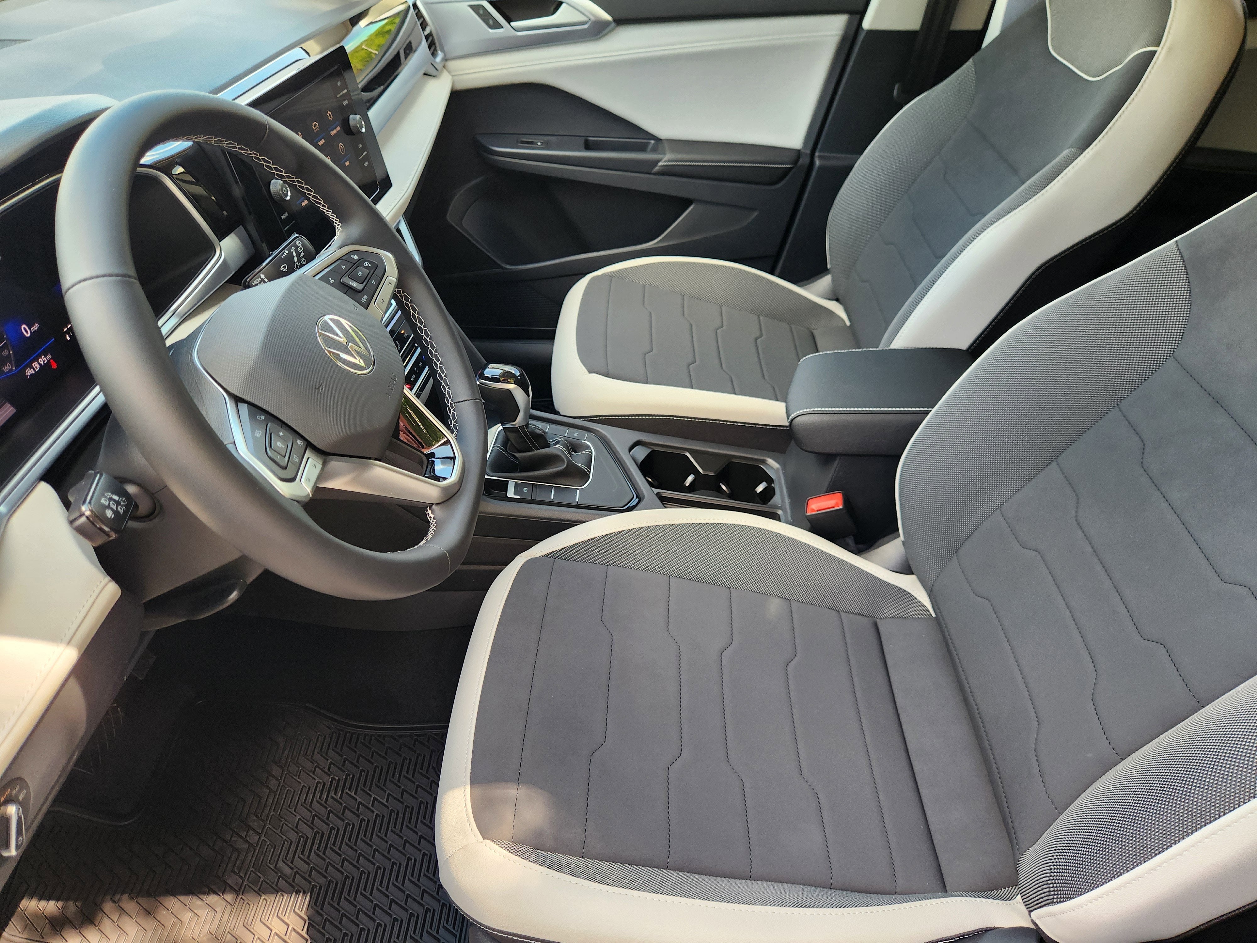 2026 Volkswagen Taos SE