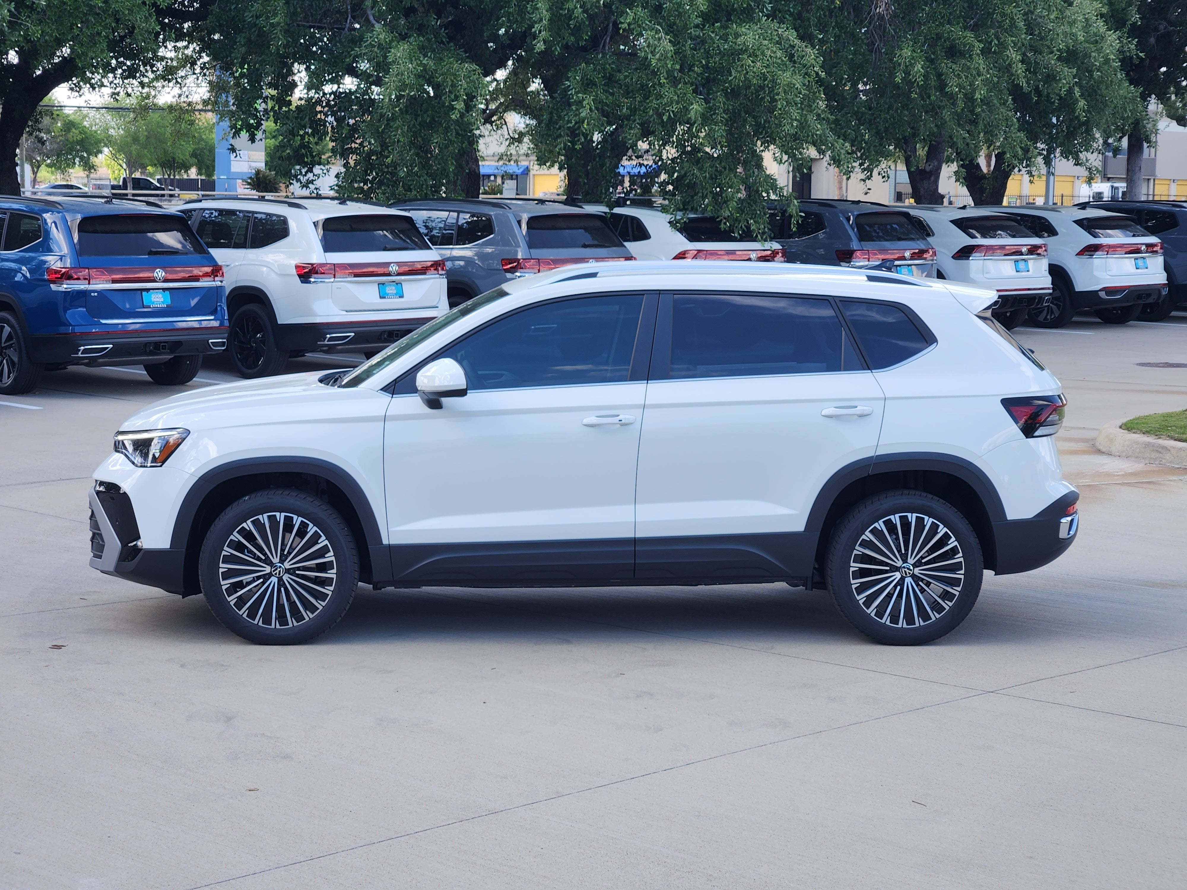2026 Volkswagen Taos SE