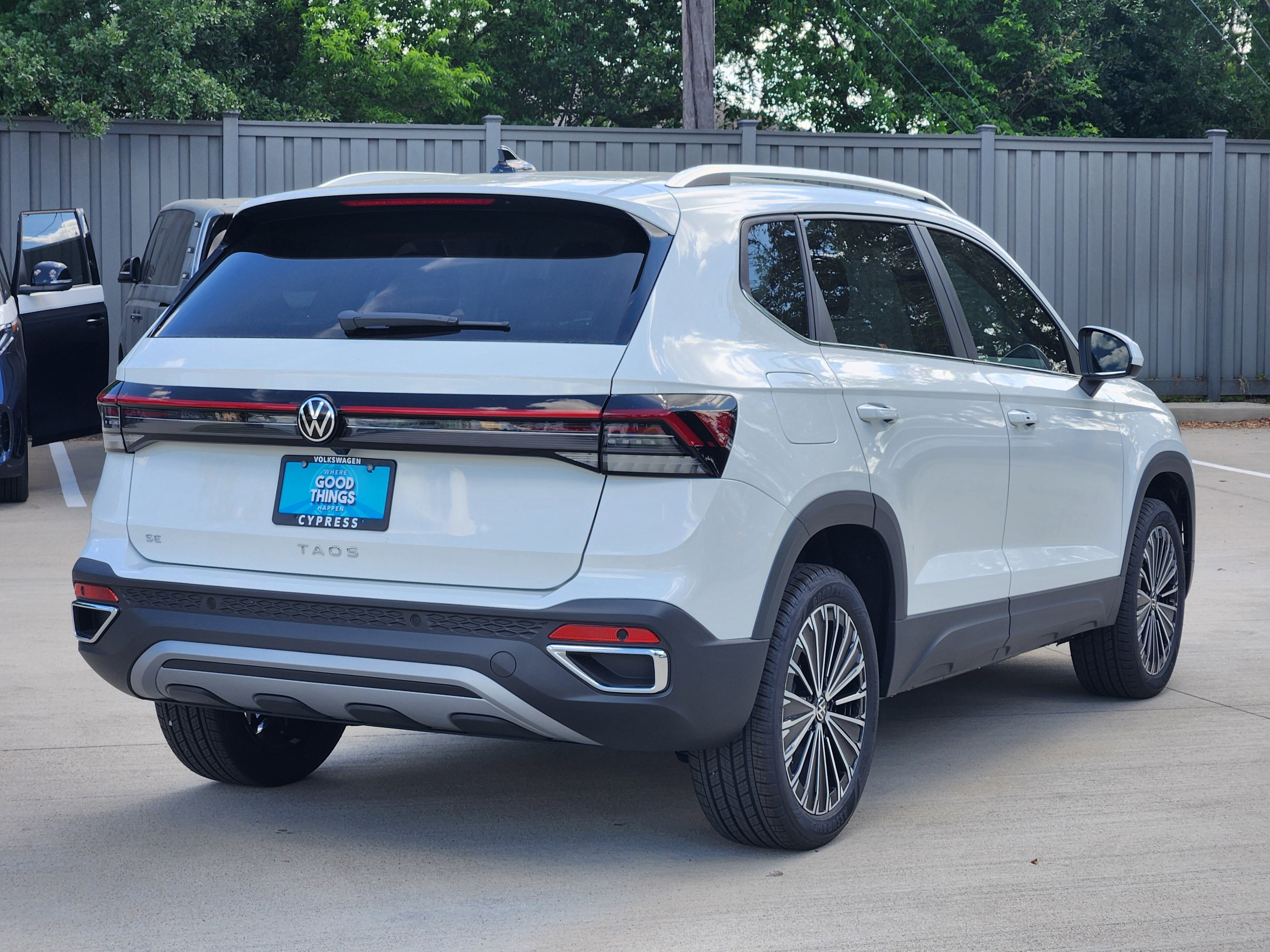 2026 Volkswagen Taos SE