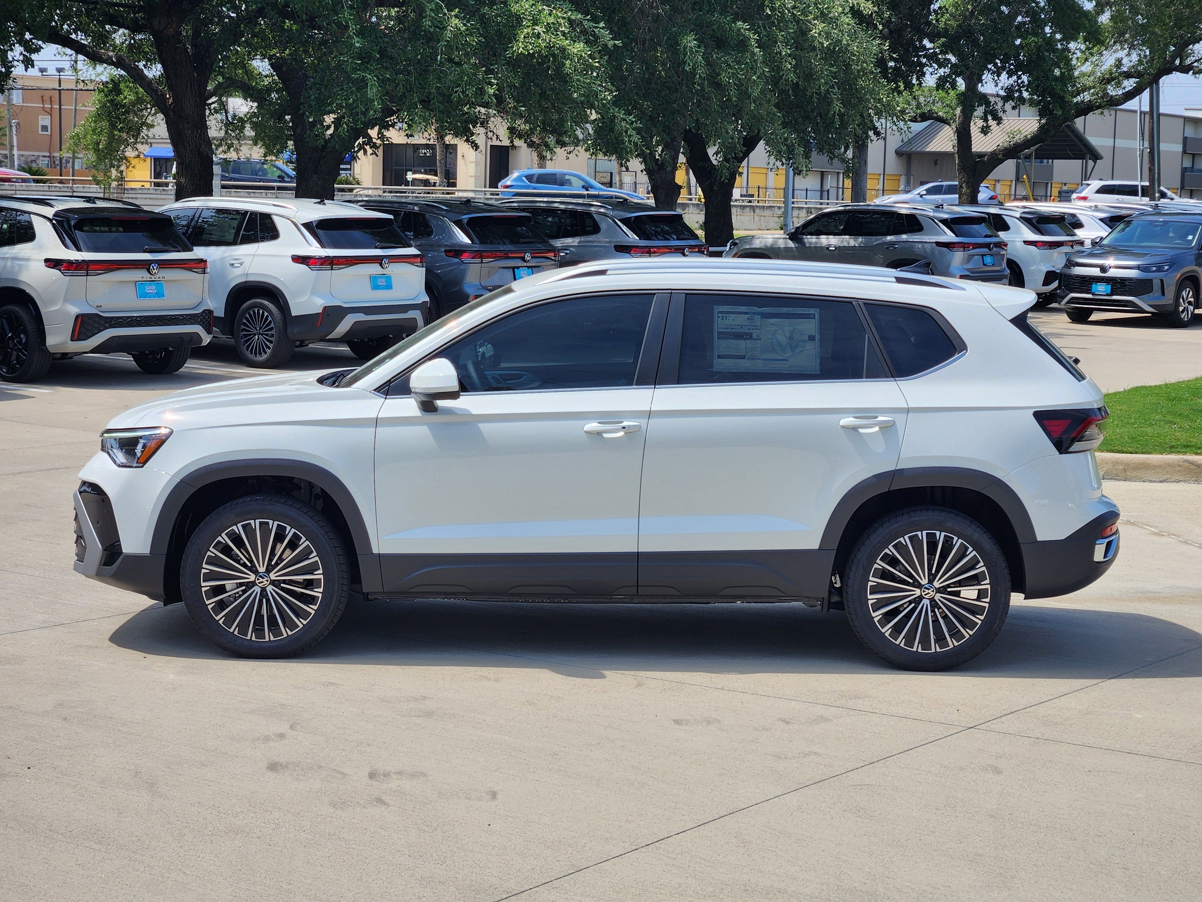 2026 Volkswagen Taos SE