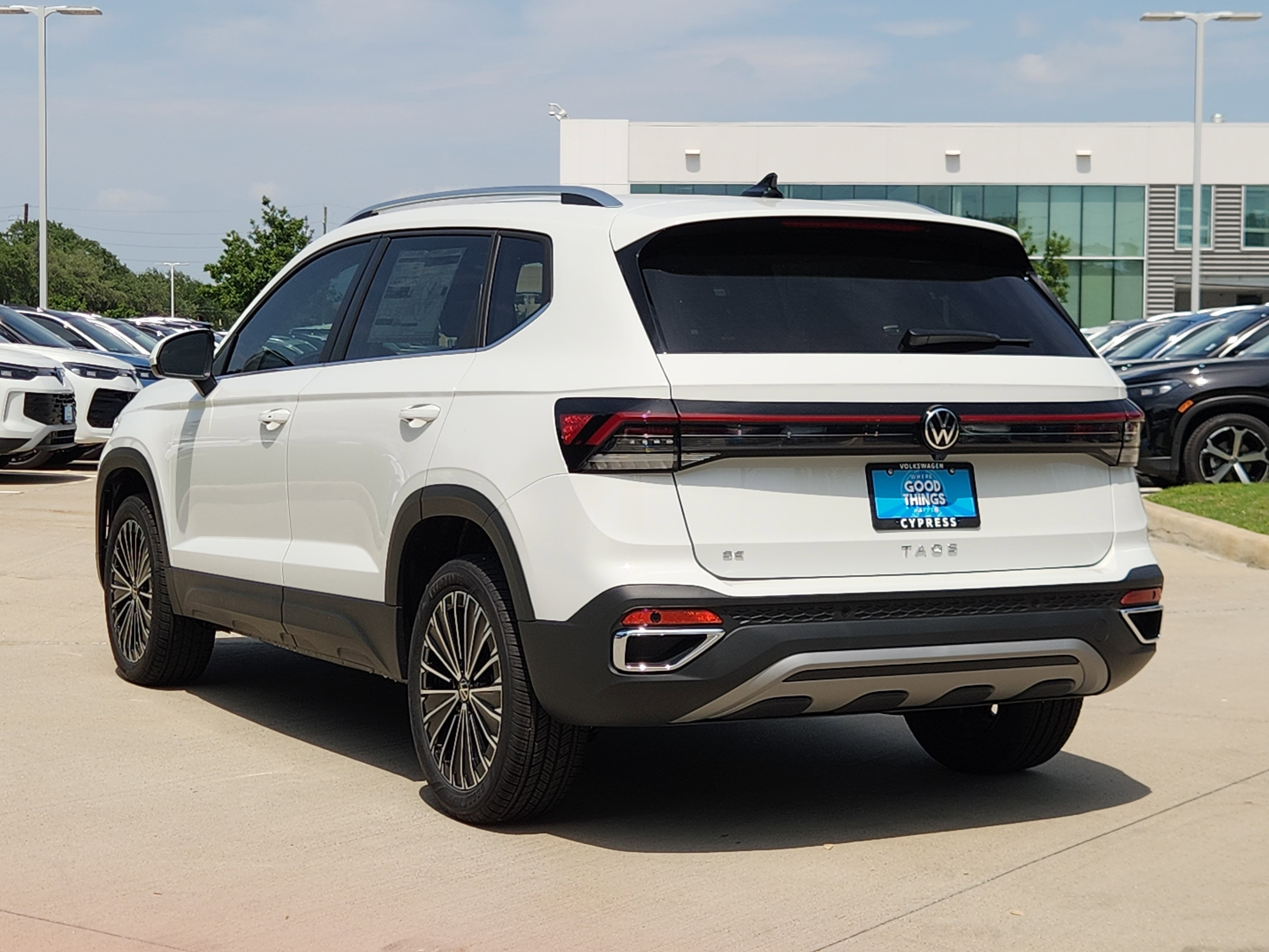 2026 Volkswagen Taos SE