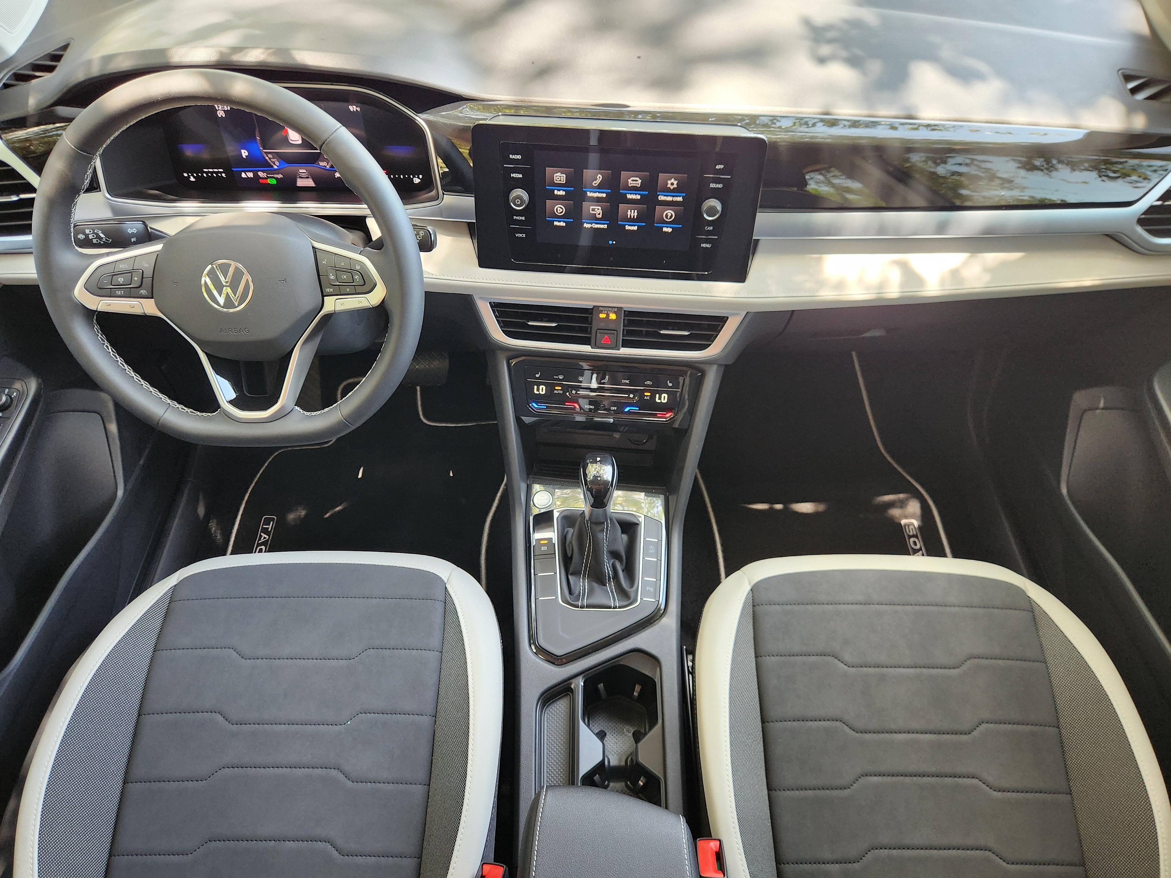 2026 Volkswagen Taos SE