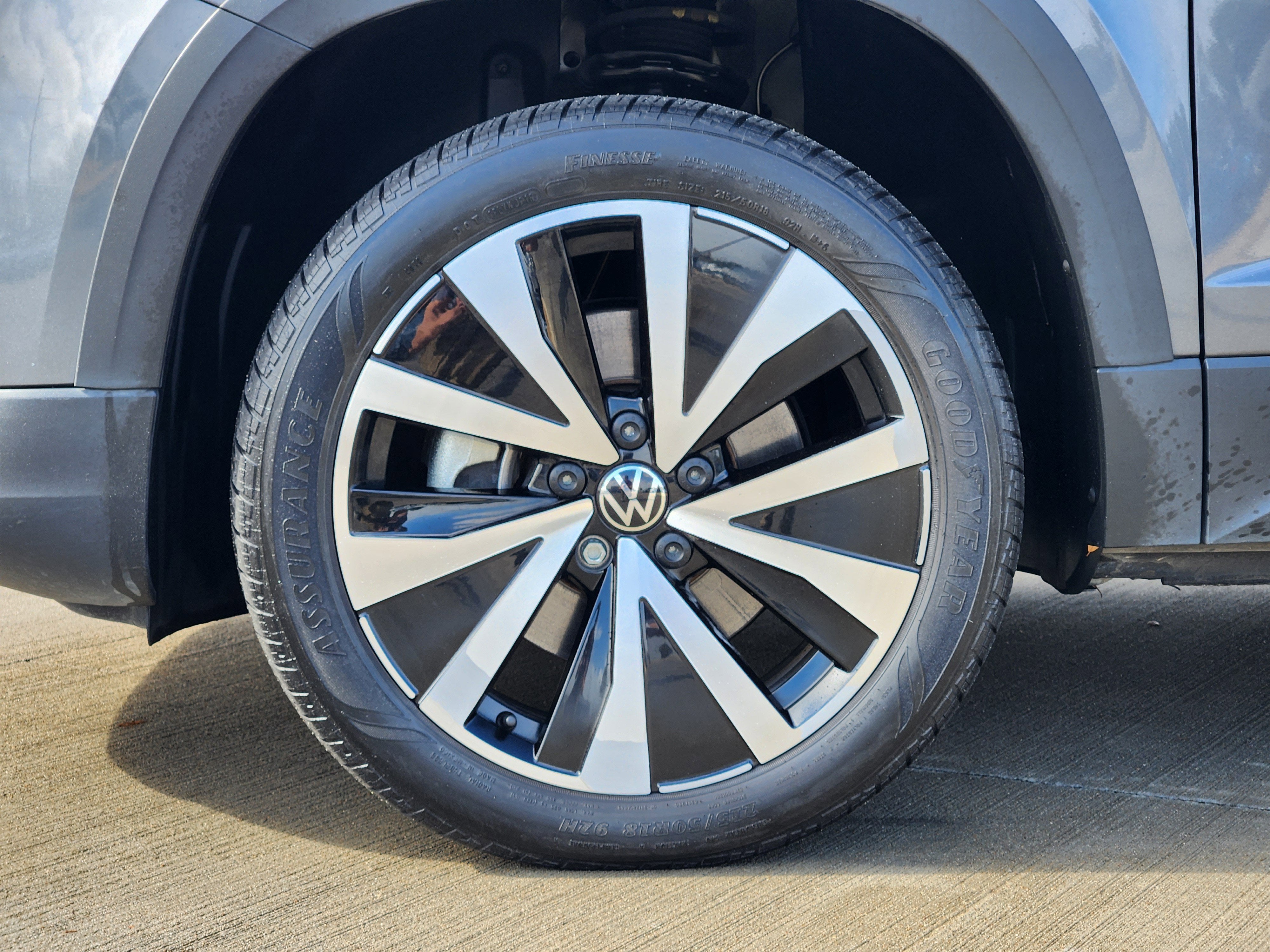 2024 Volkswagen Taos SE