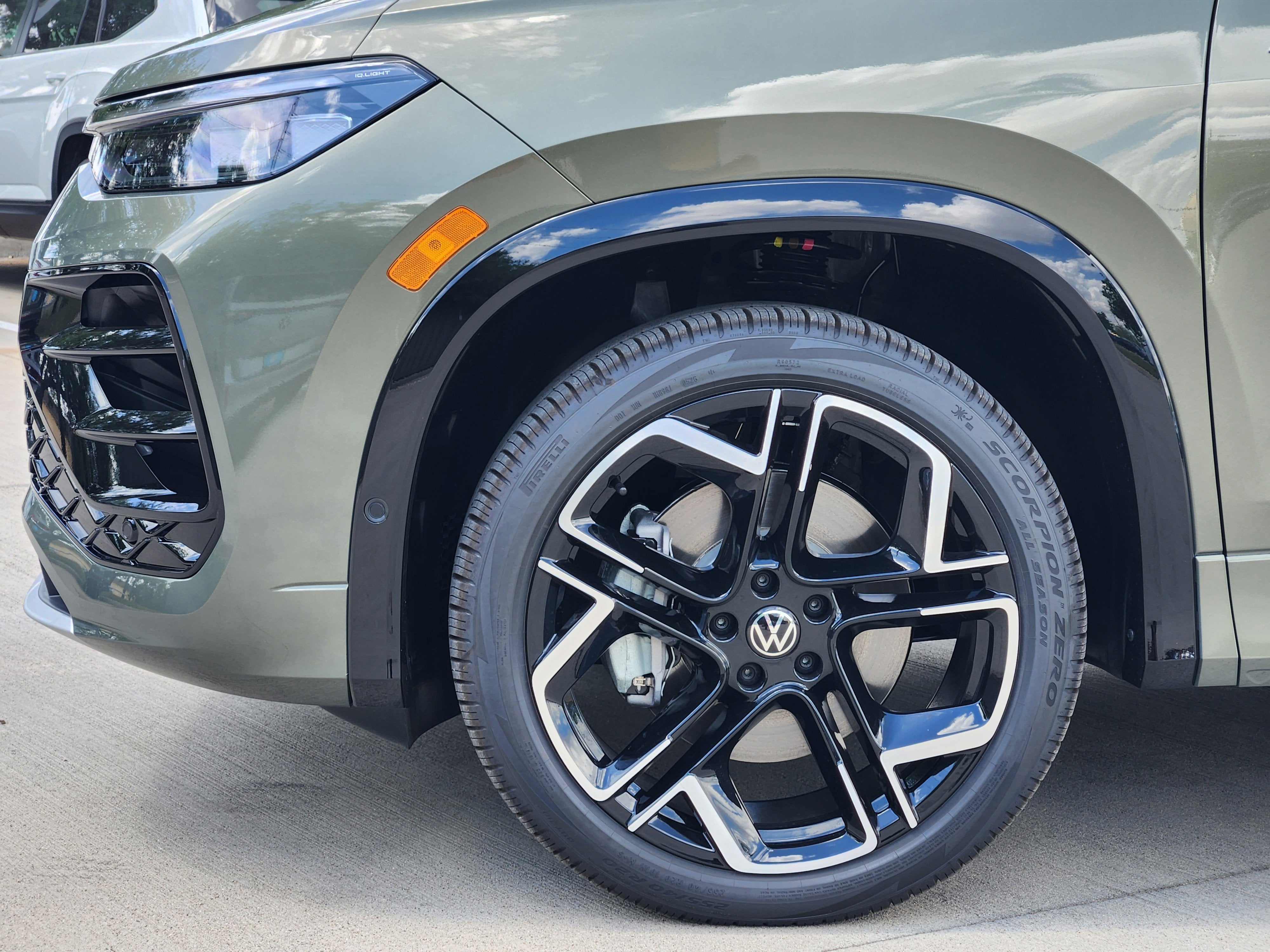 2026 Volkswagen Tiguan SEL R-Line Turbo