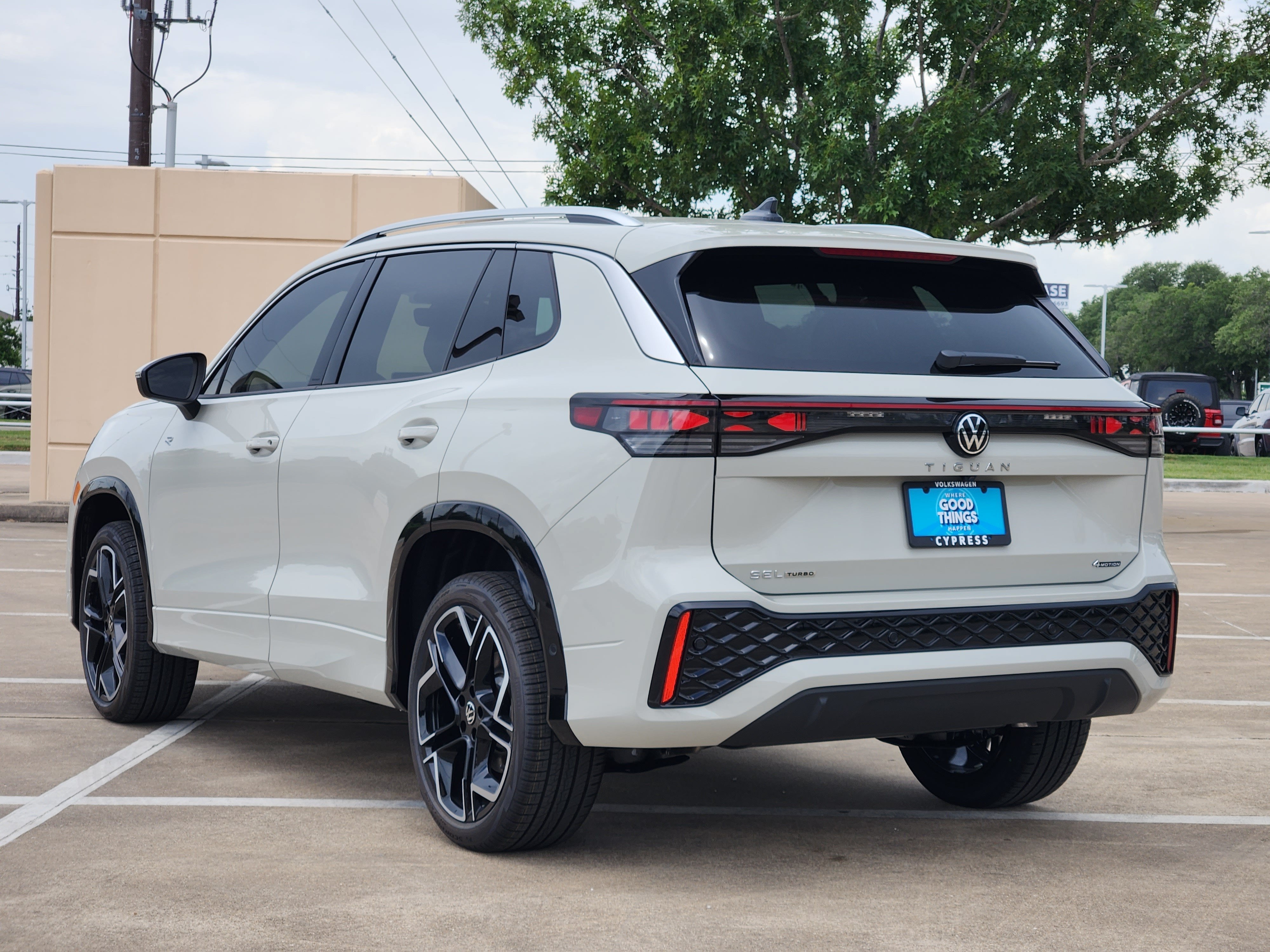 2026 Volkswagen Tiguan SEL R-Line Turbo