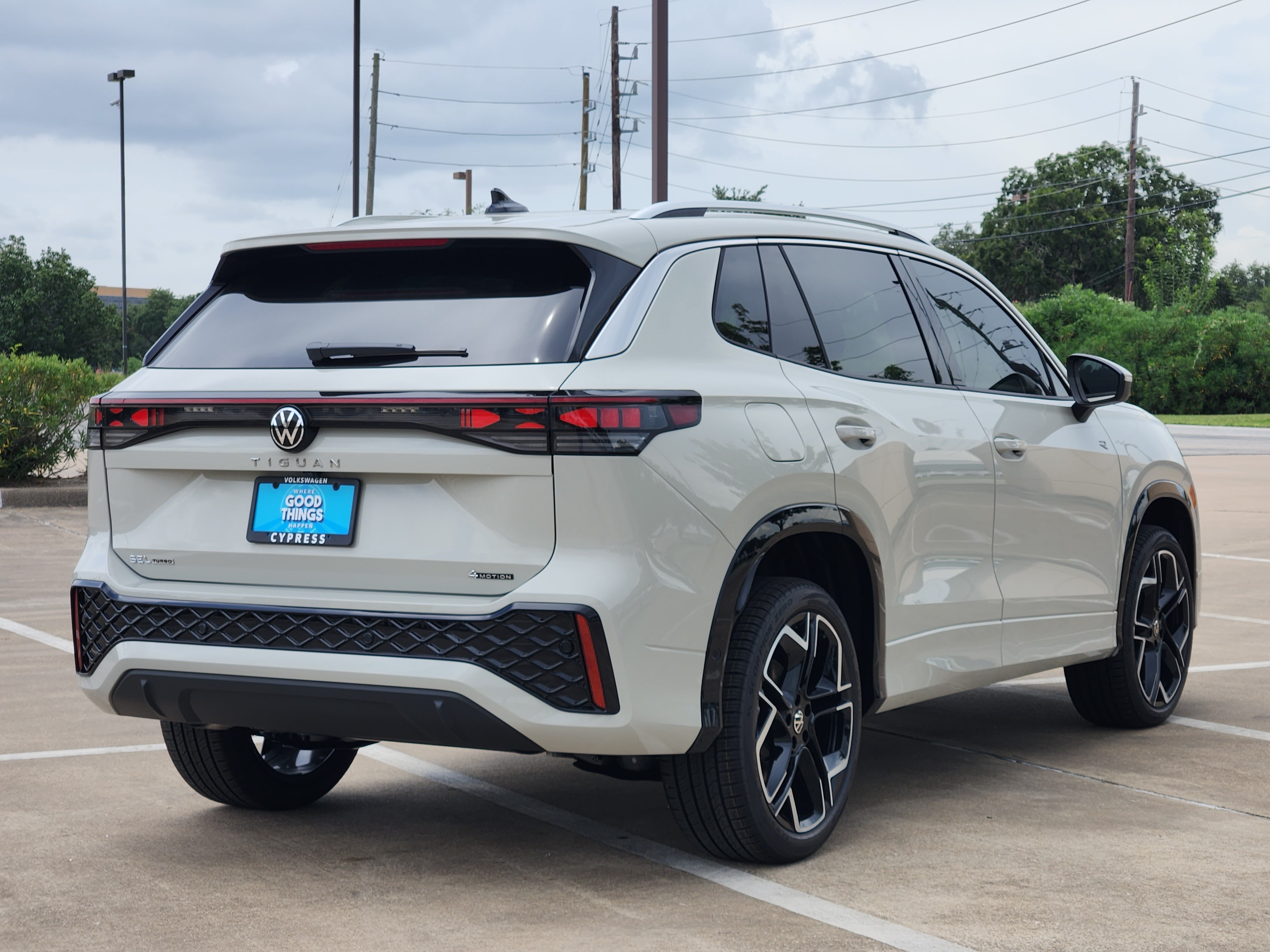 2026 Volkswagen Tiguan SEL R-Line Turbo