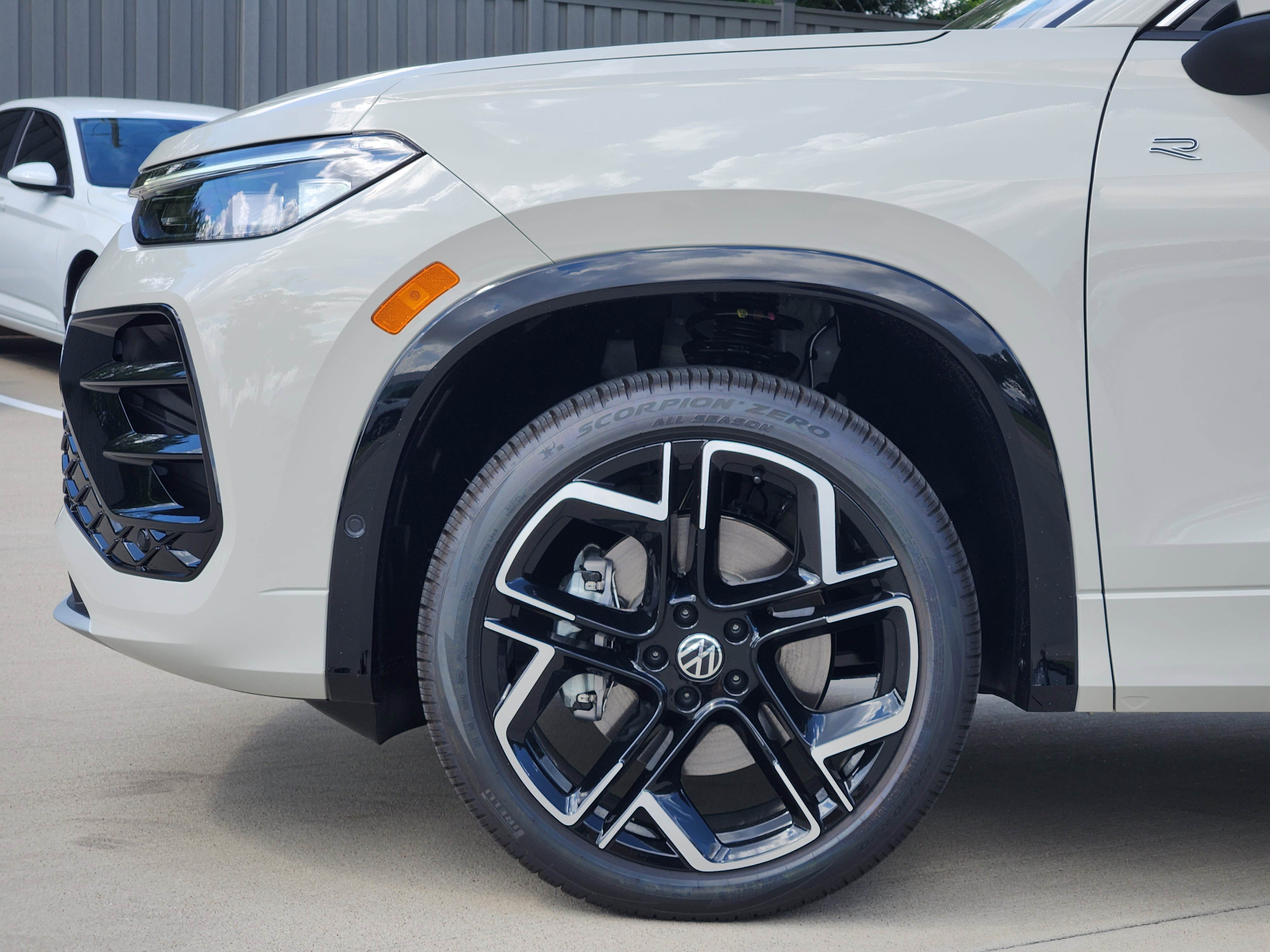 2026 Volkswagen Tiguan SEL R-Line Turbo