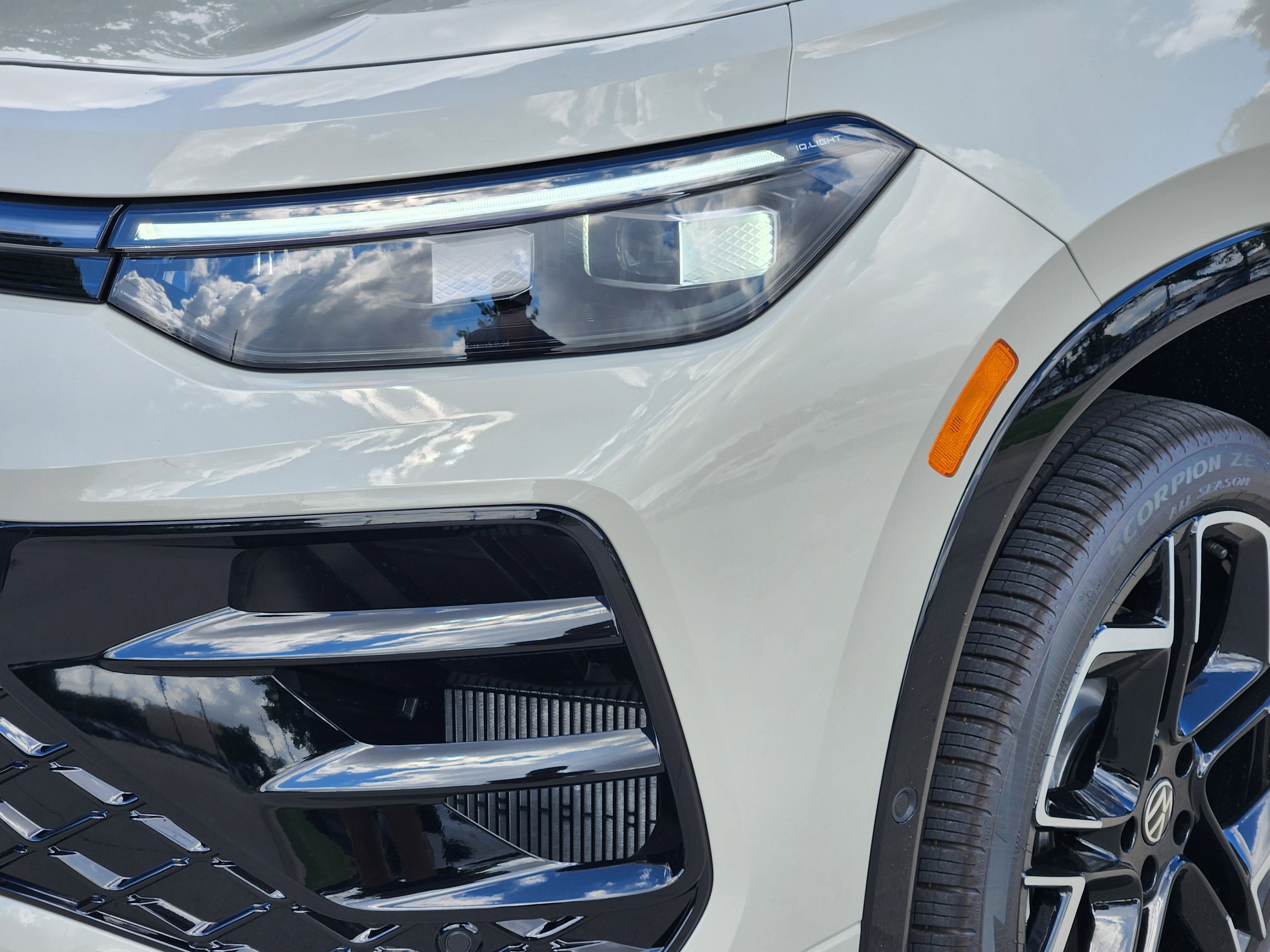 2026 Volkswagen Tiguan SEL R-Line Turbo