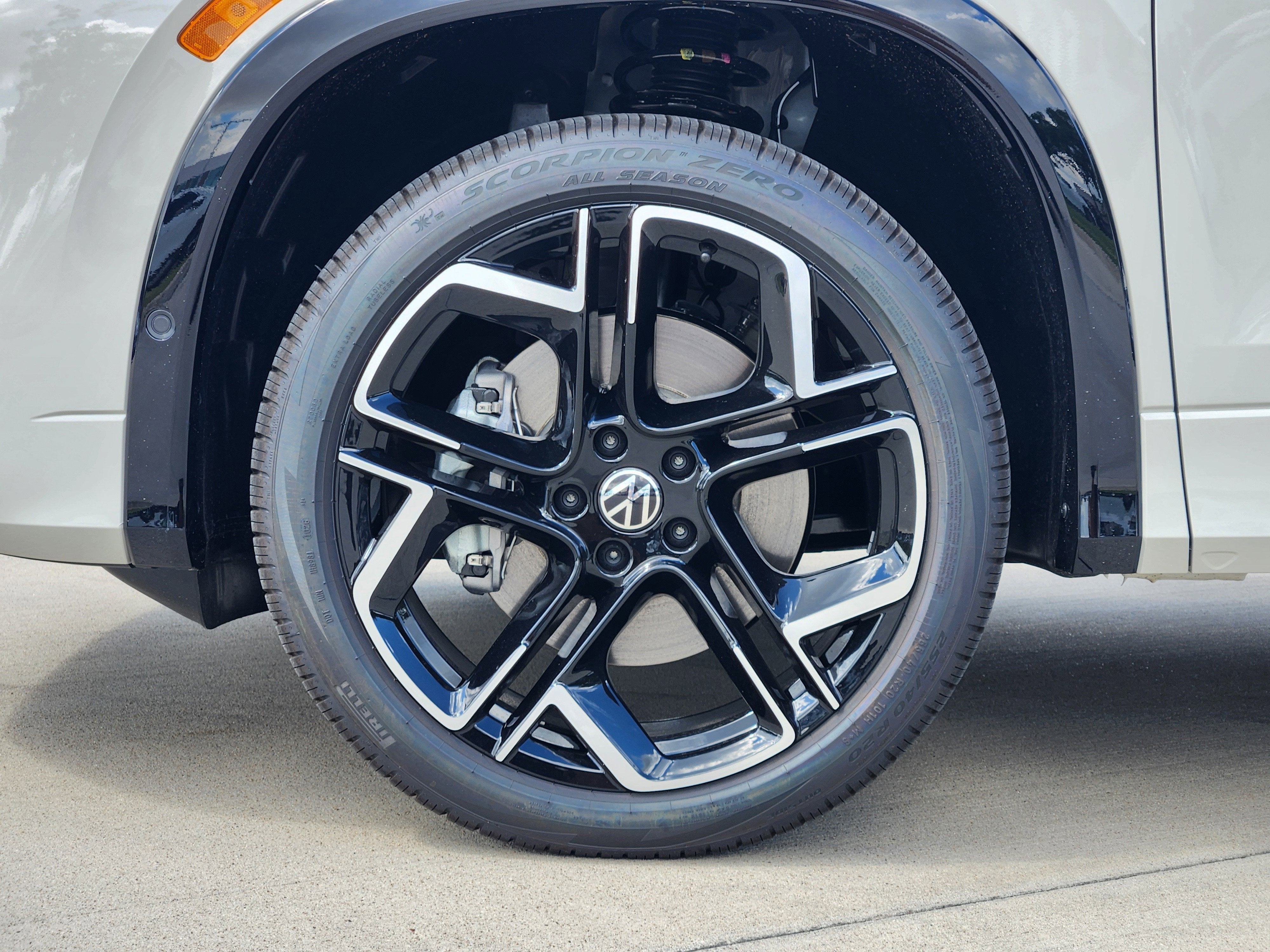 2026 Volkswagen Tiguan SEL R-Line Turbo