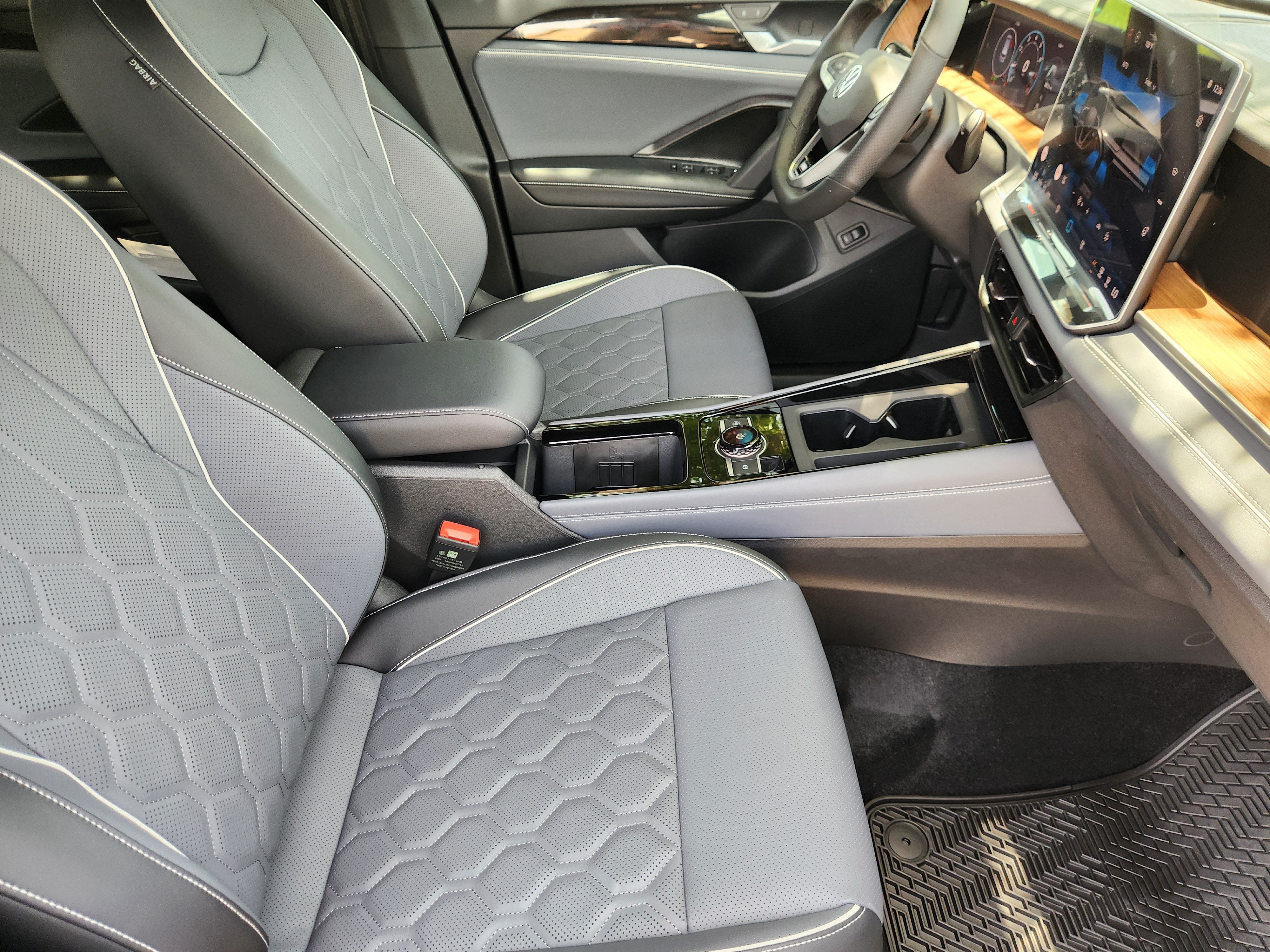 2026 Volkswagen Tiguan SEL R-Line Turbo