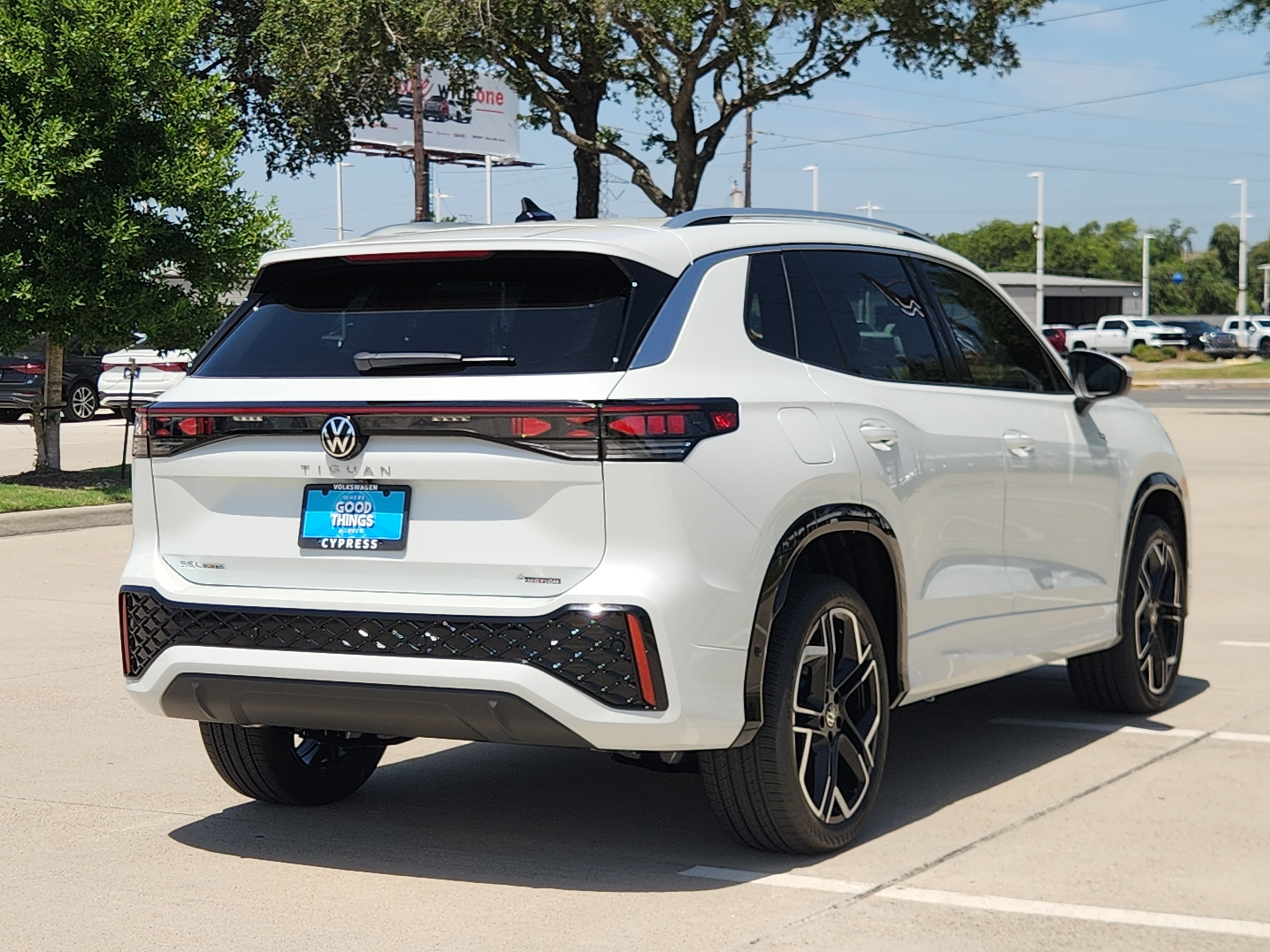 2026 Volkswagen Tiguan SEL R-Line Turbo