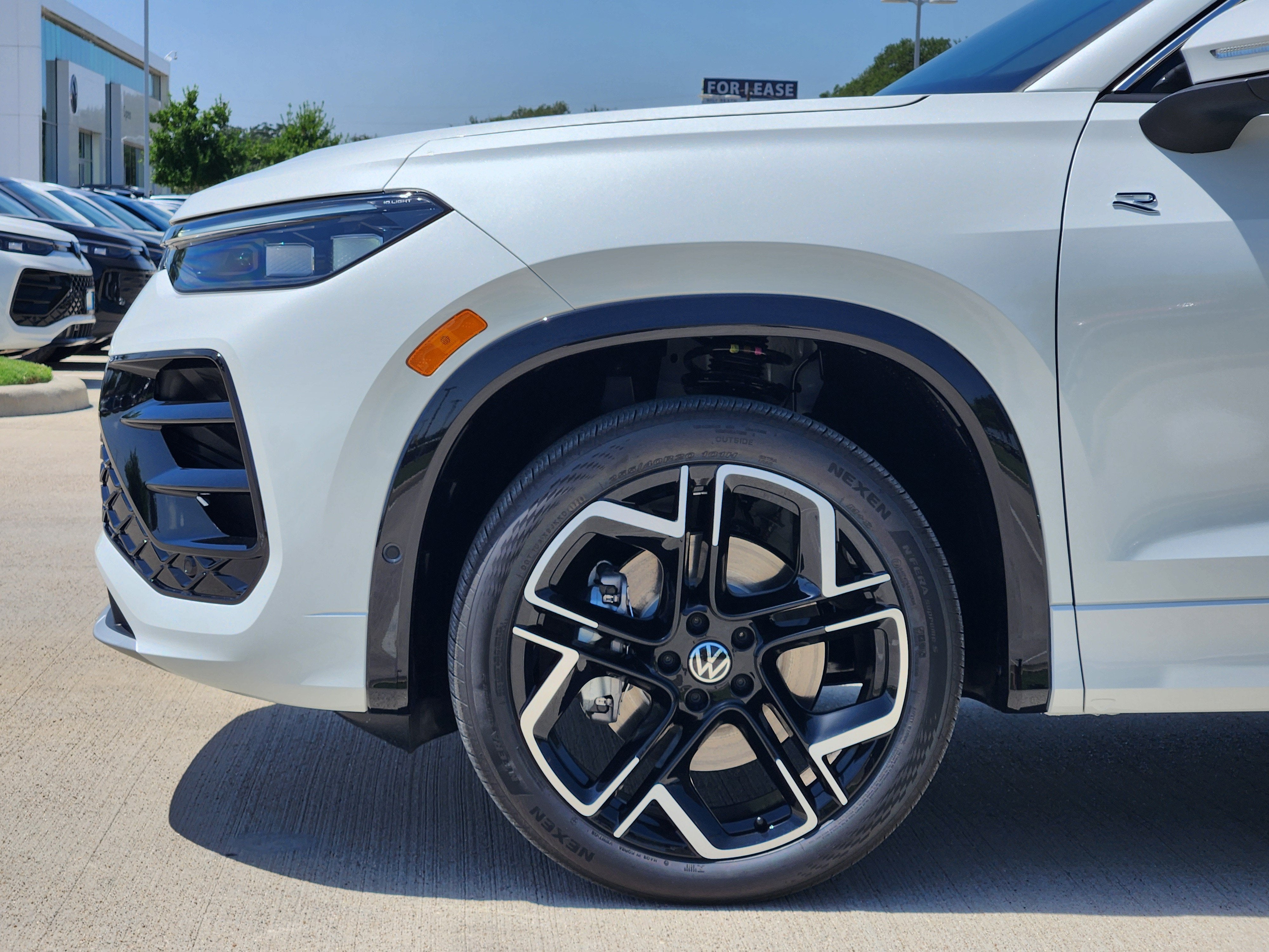 2026 Volkswagen Tiguan SEL R-Line Turbo