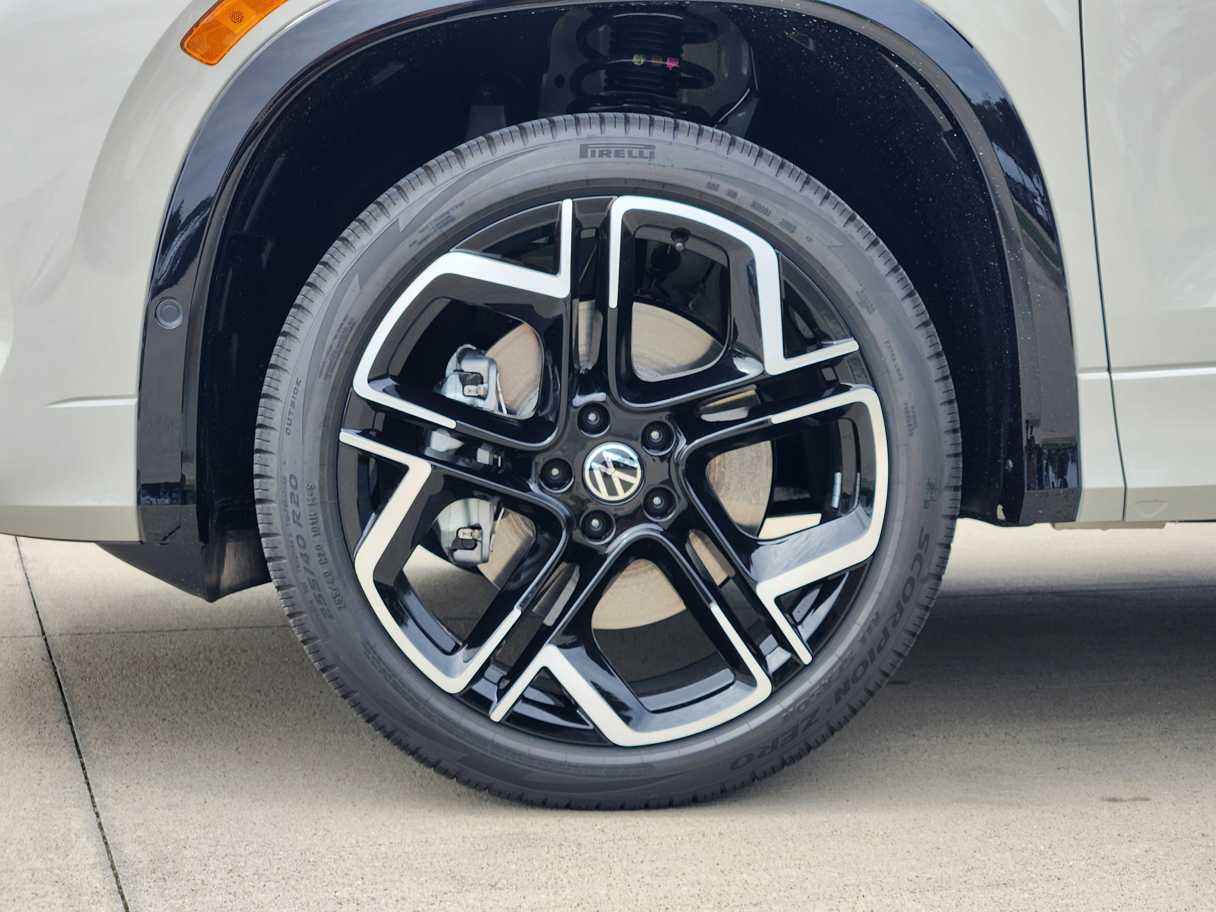 2026 Volkswagen Tiguan SEL R-Line Turbo