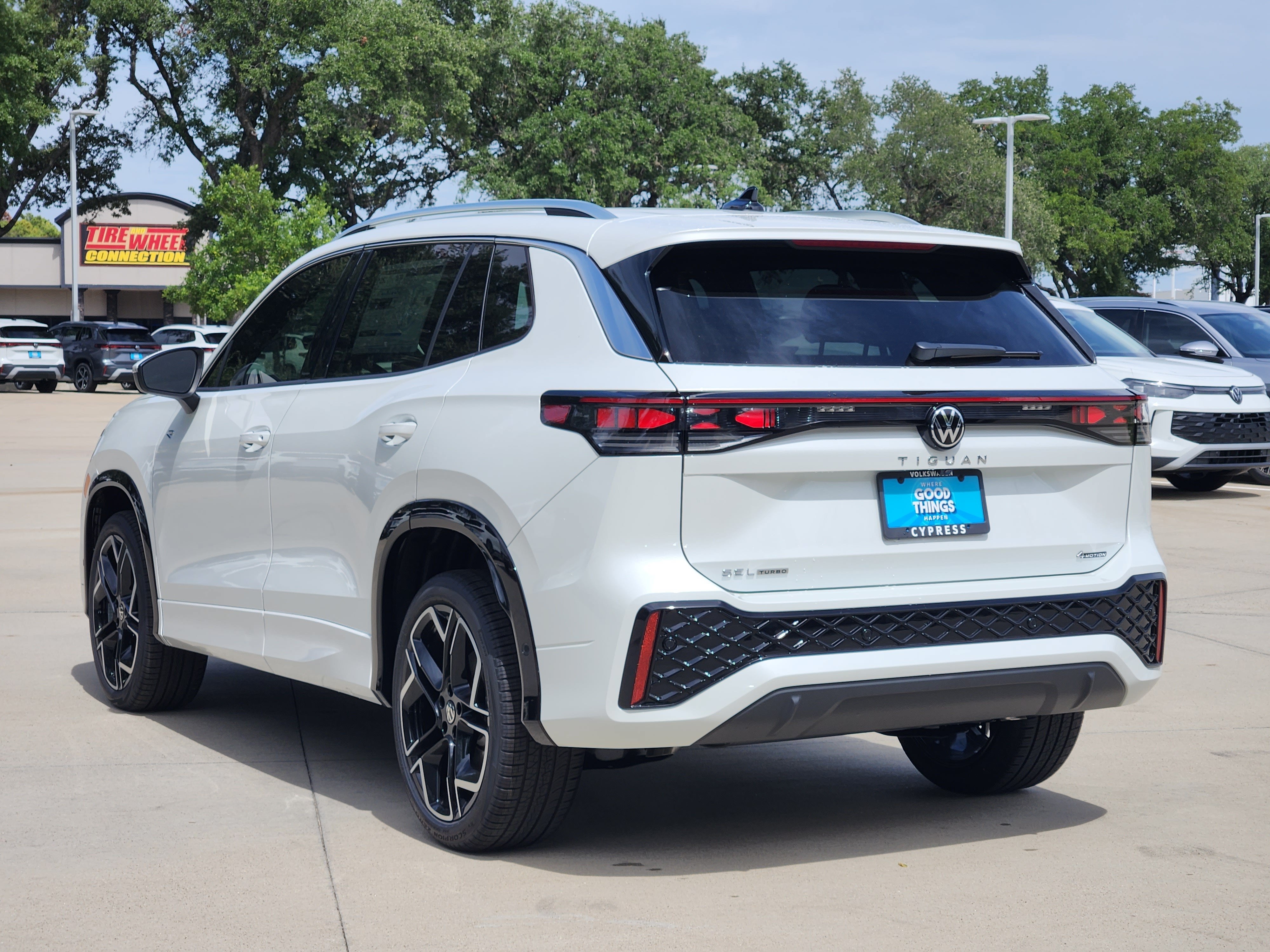 2026 Volkswagen Tiguan SEL R-Line Turbo