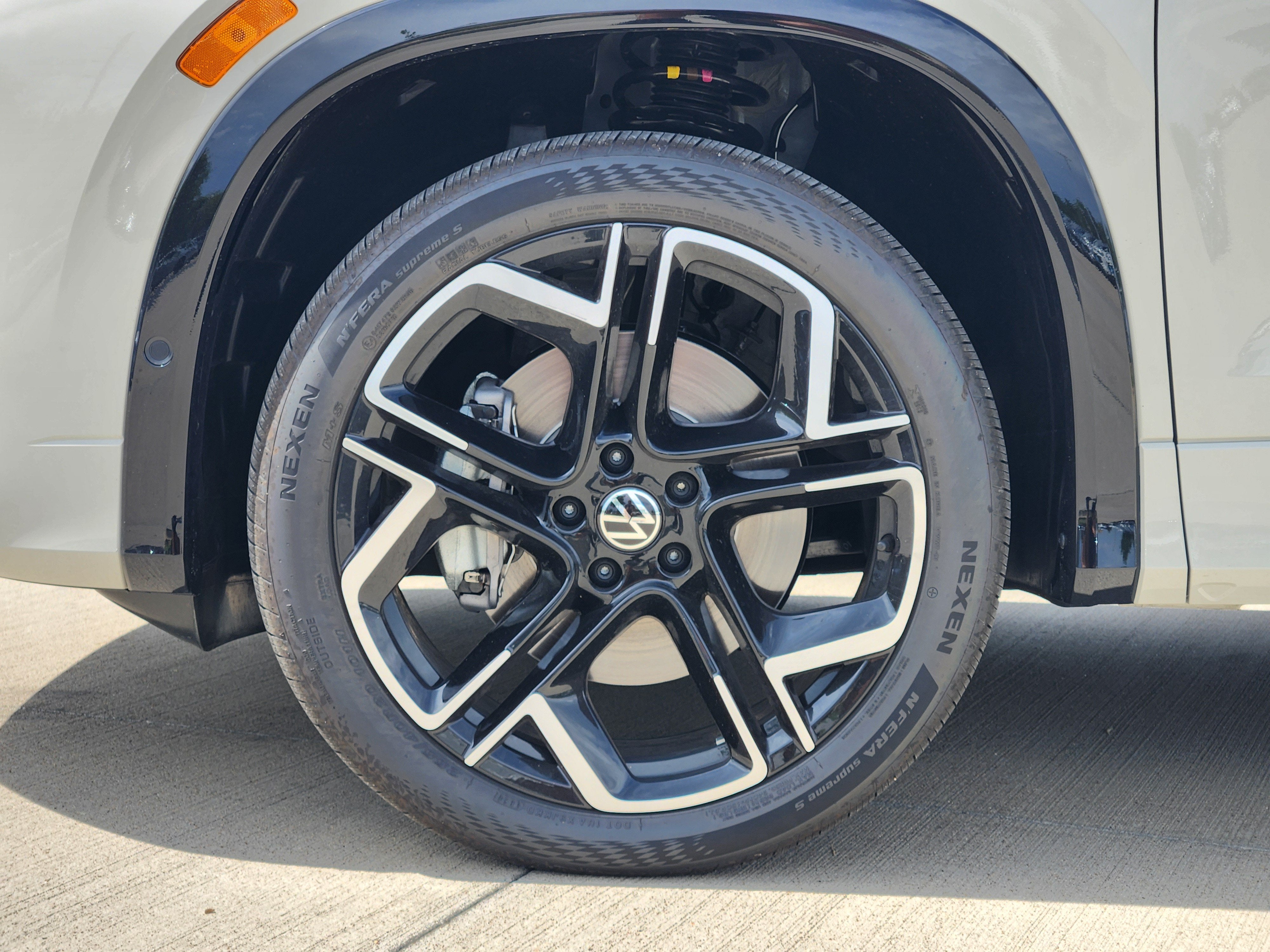 2026 Volkswagen Tiguan SEL R-Line Turbo
