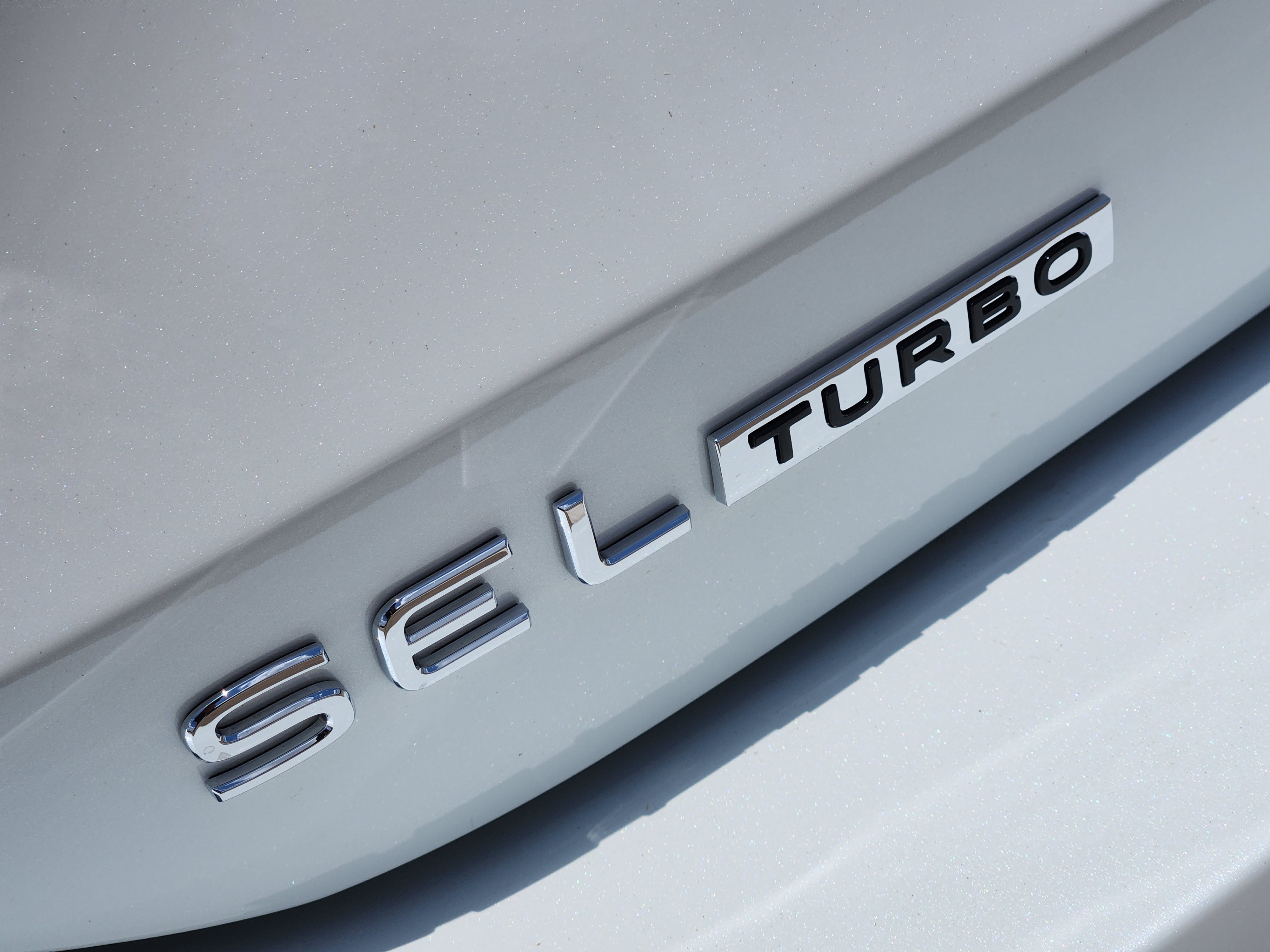 2026 Volkswagen Tiguan SEL R-Line Turbo