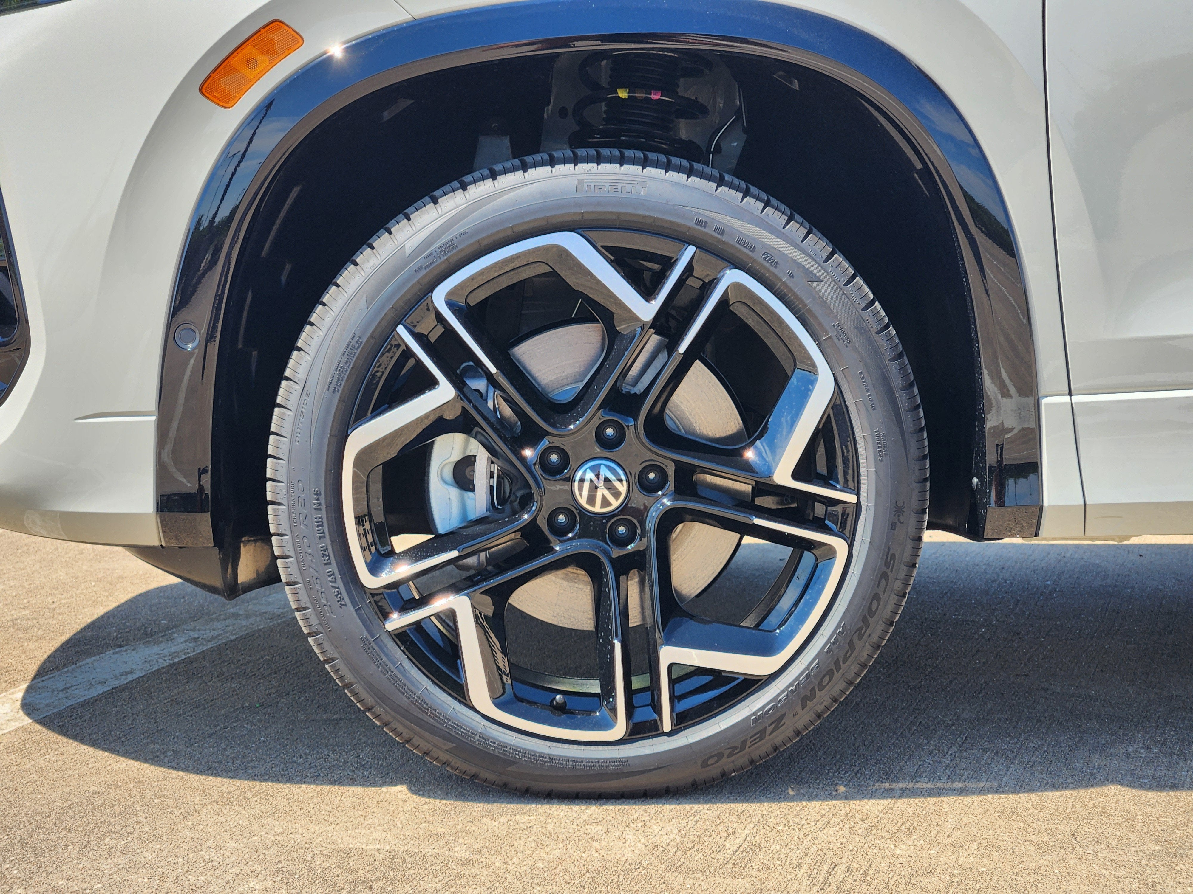 2026 Volkswagen Tiguan SEL R-Line Turbo