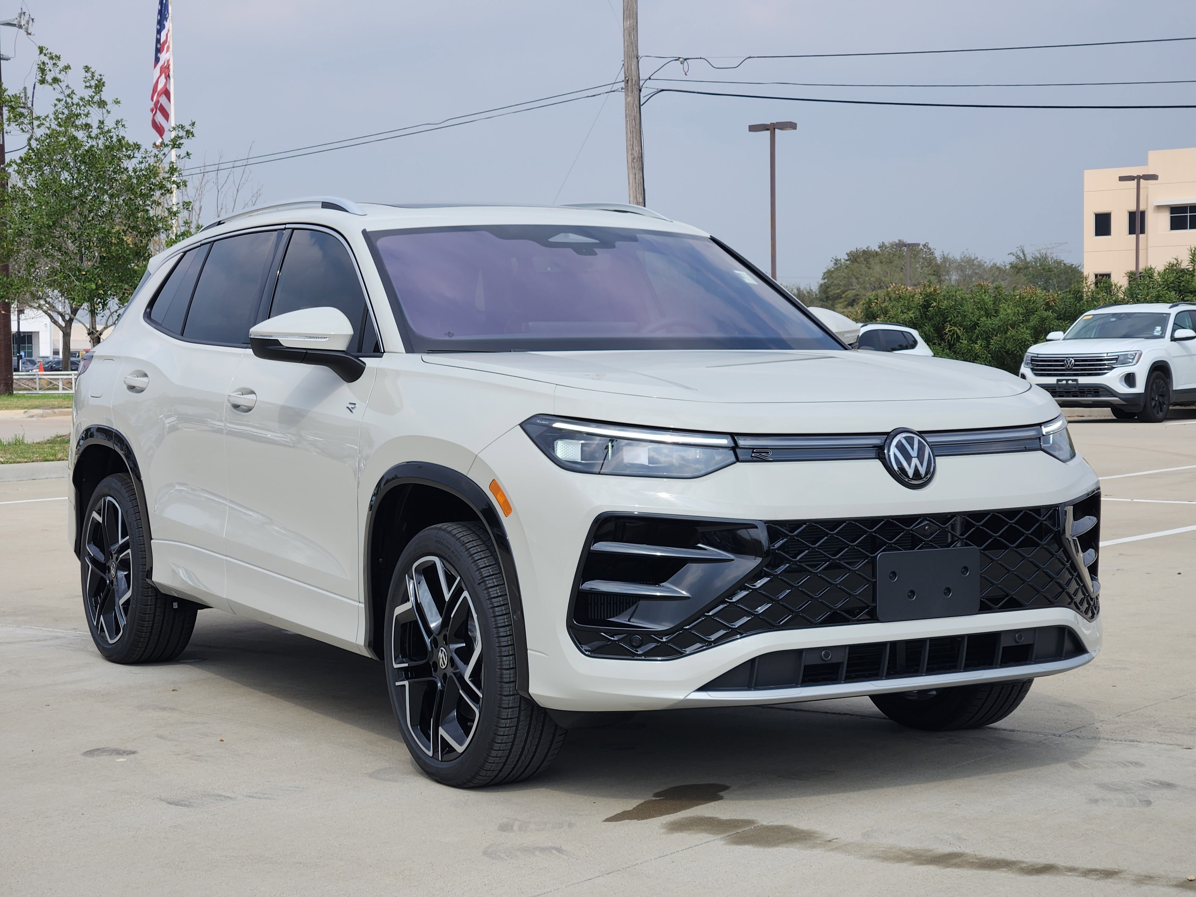 2026 Volkswagen Tiguan SEL R-Line Turbo