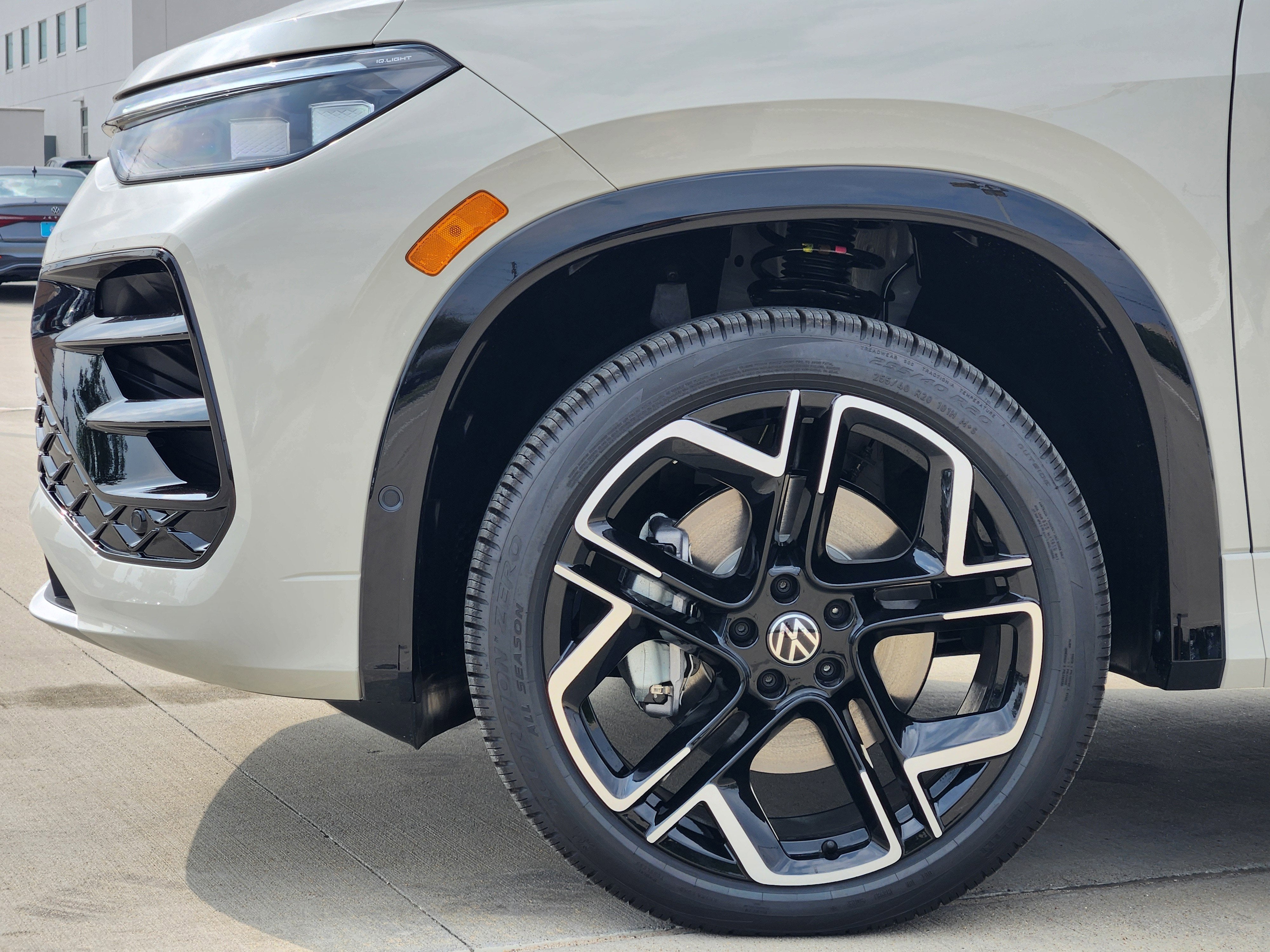 2026 Volkswagen Tiguan SEL R-Line Turbo