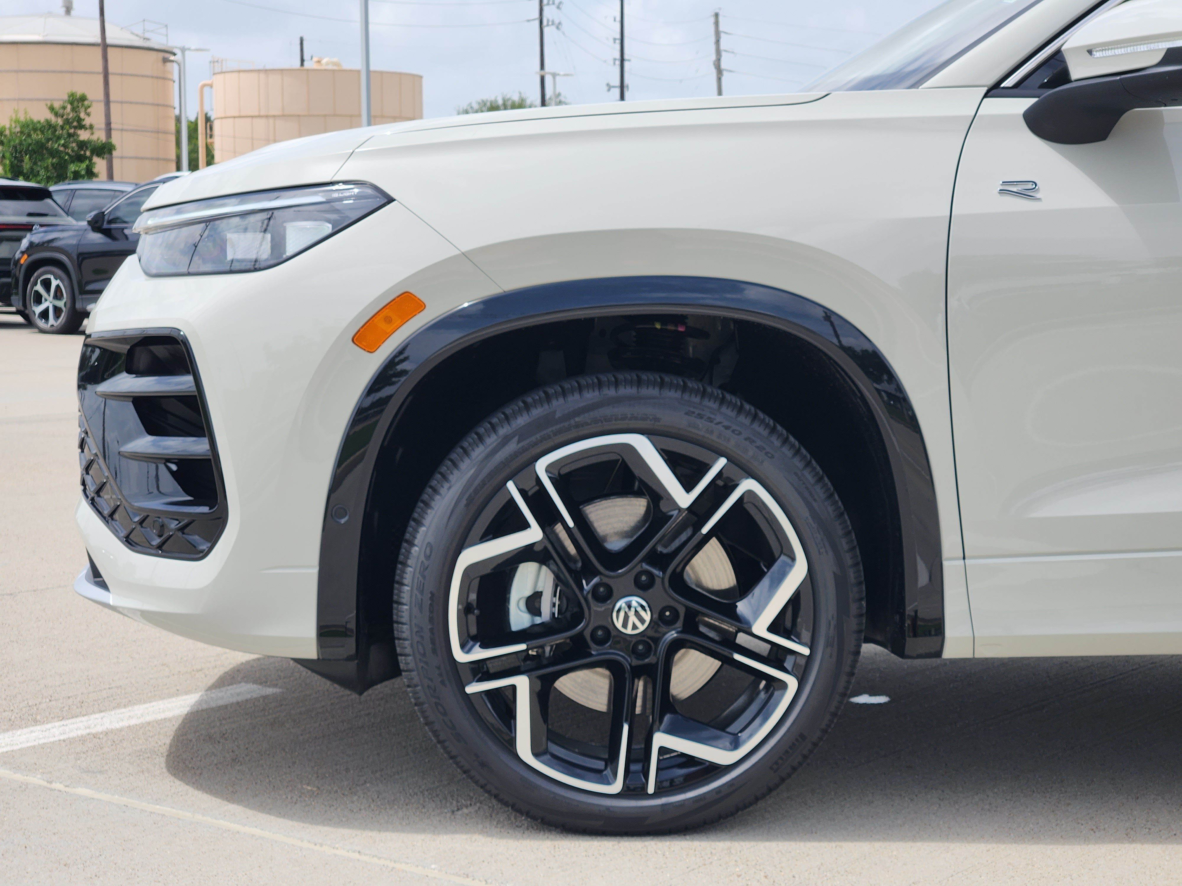 2026 Volkswagen Tiguan SEL R-Line Turbo