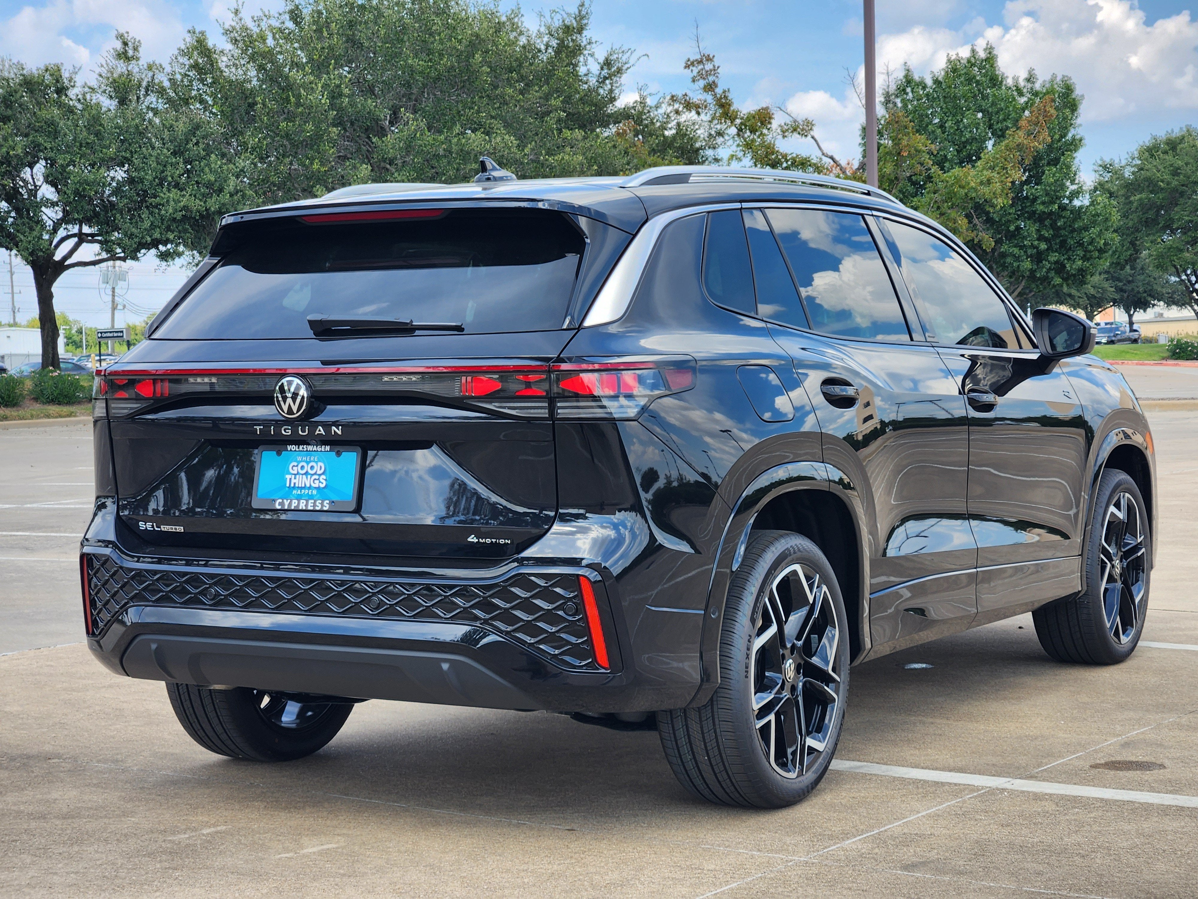 2026 Volkswagen Tiguan SEL R-Line Turbo