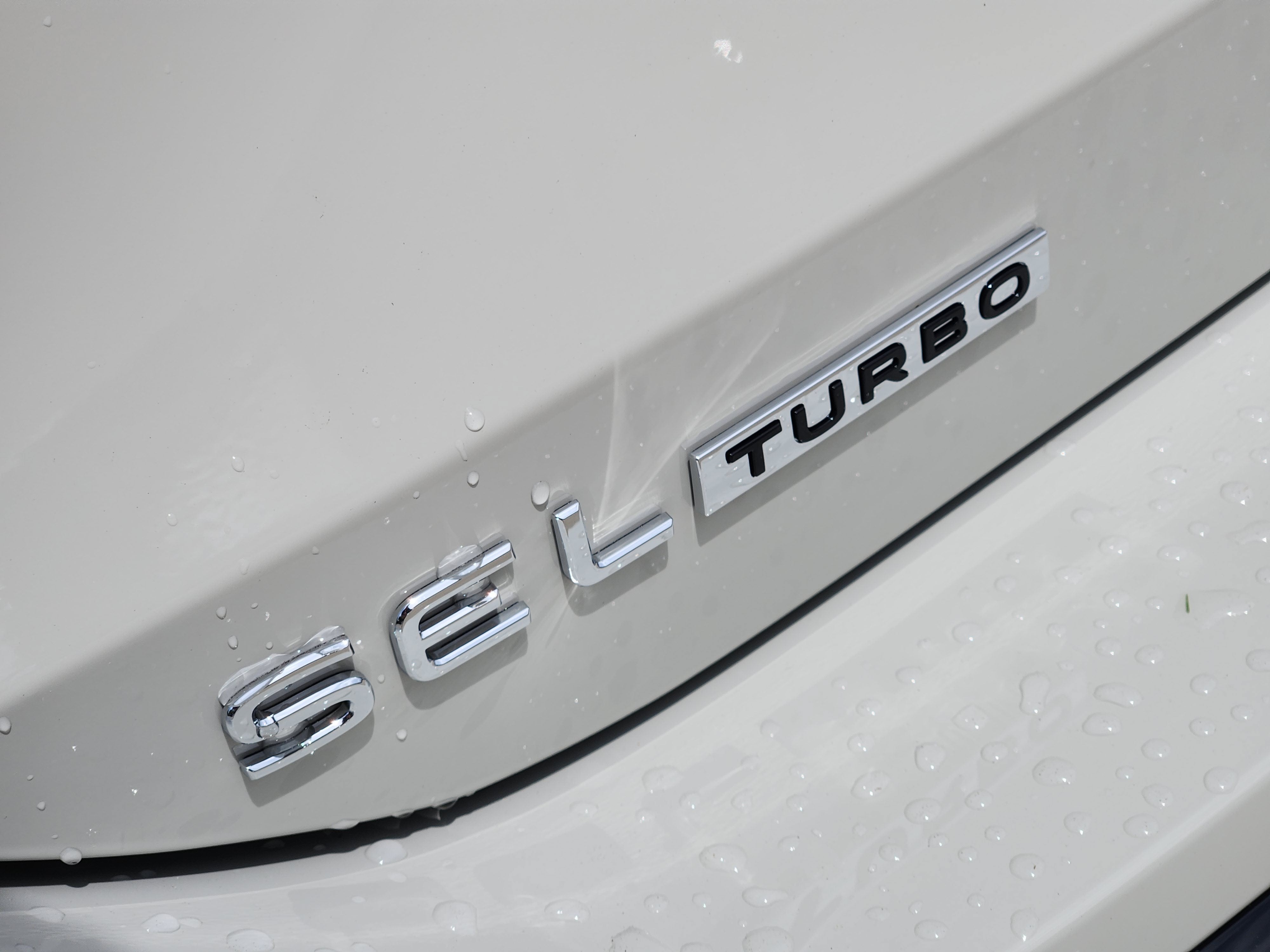 2026 Volkswagen Tiguan SEL R-Line Turbo