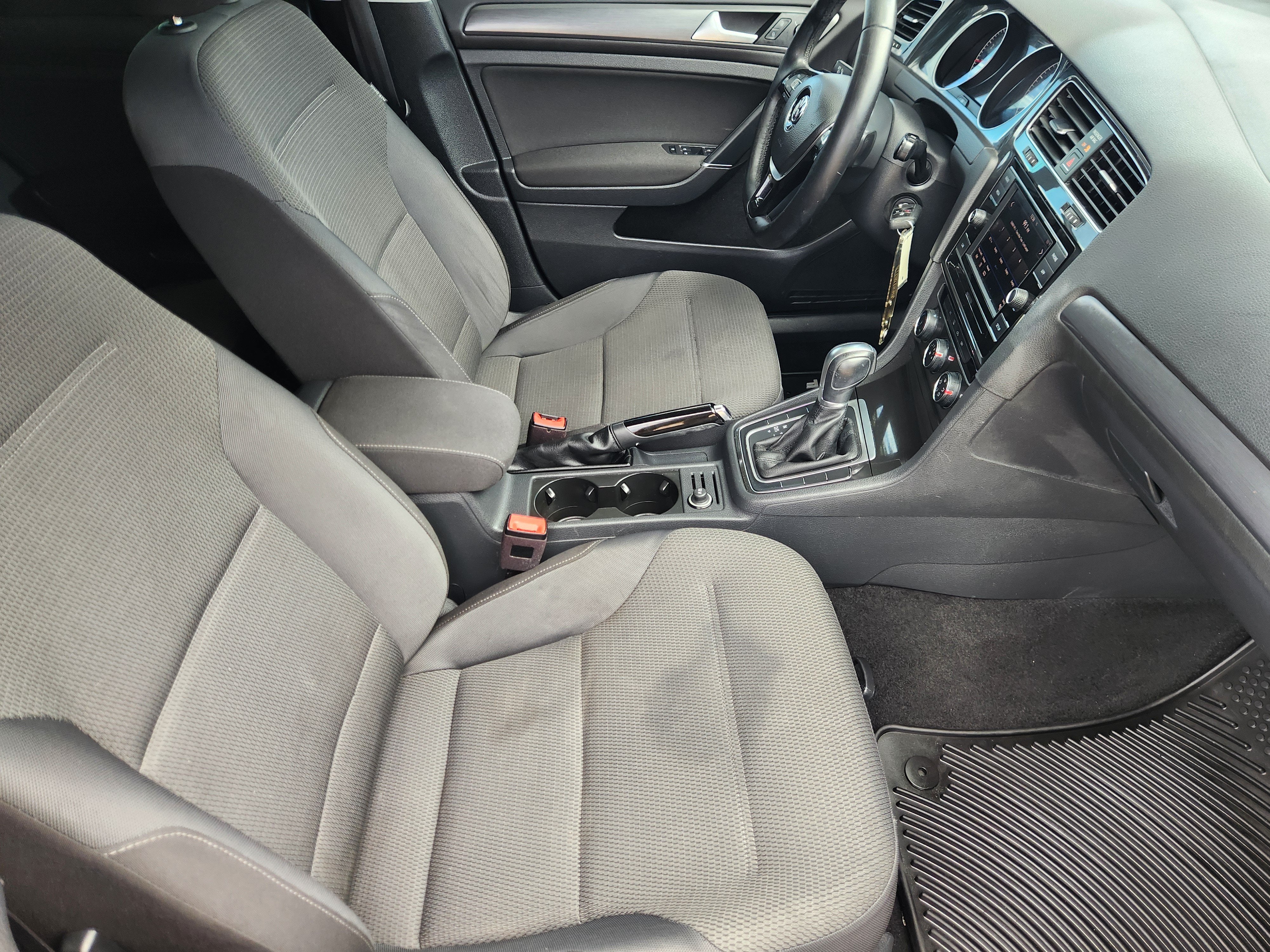 2018 Volkswagen Golf S