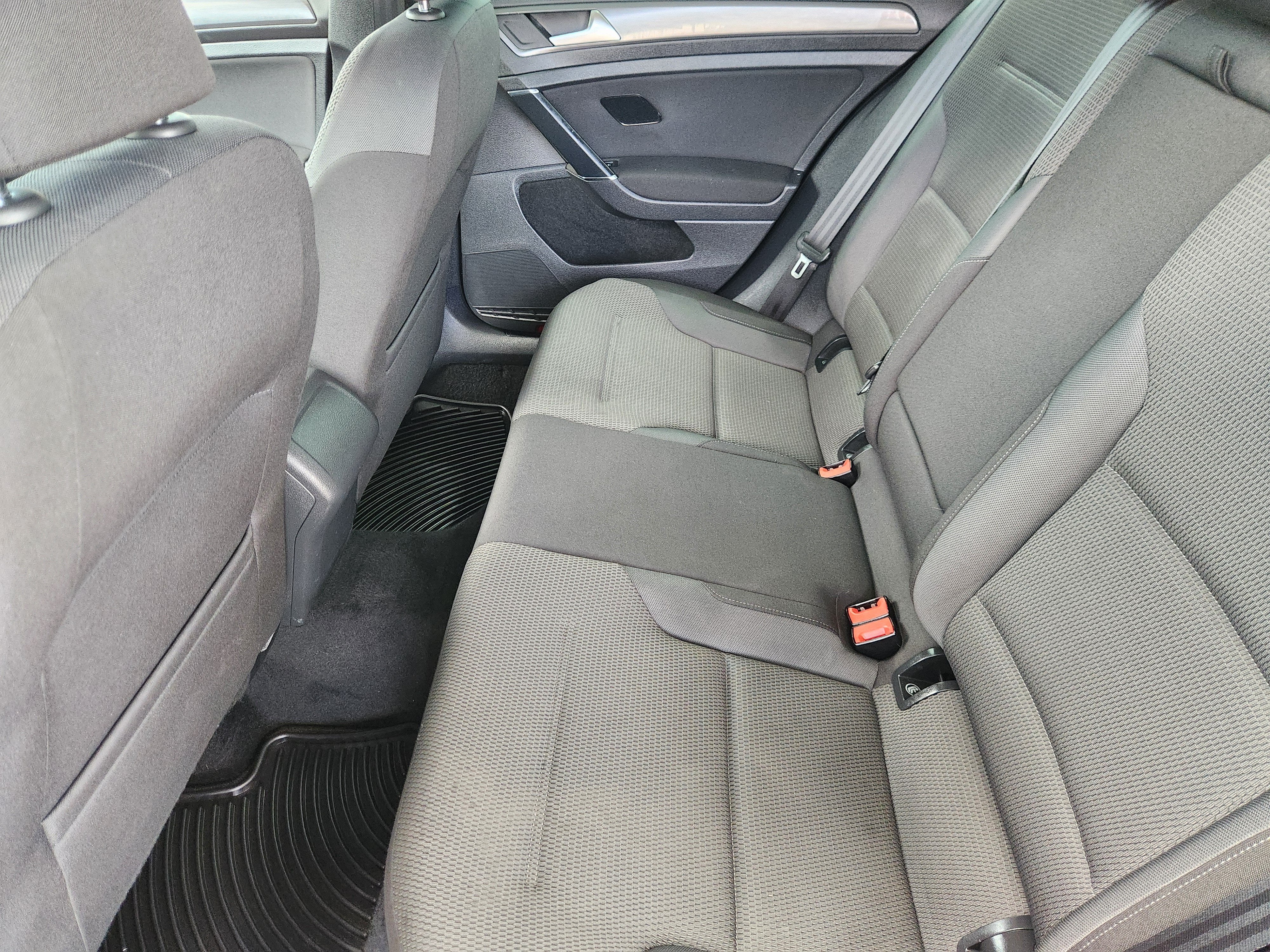 2018 Volkswagen Golf S