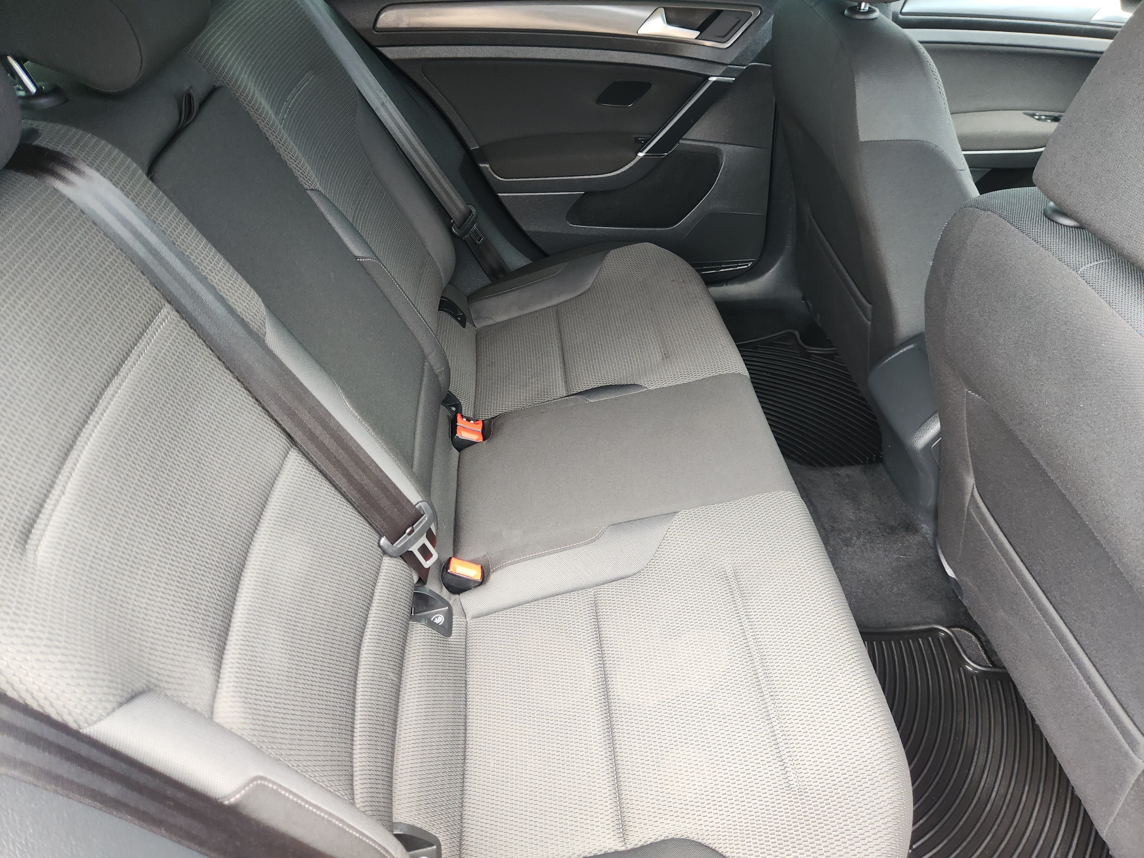 2018 Volkswagen Golf S