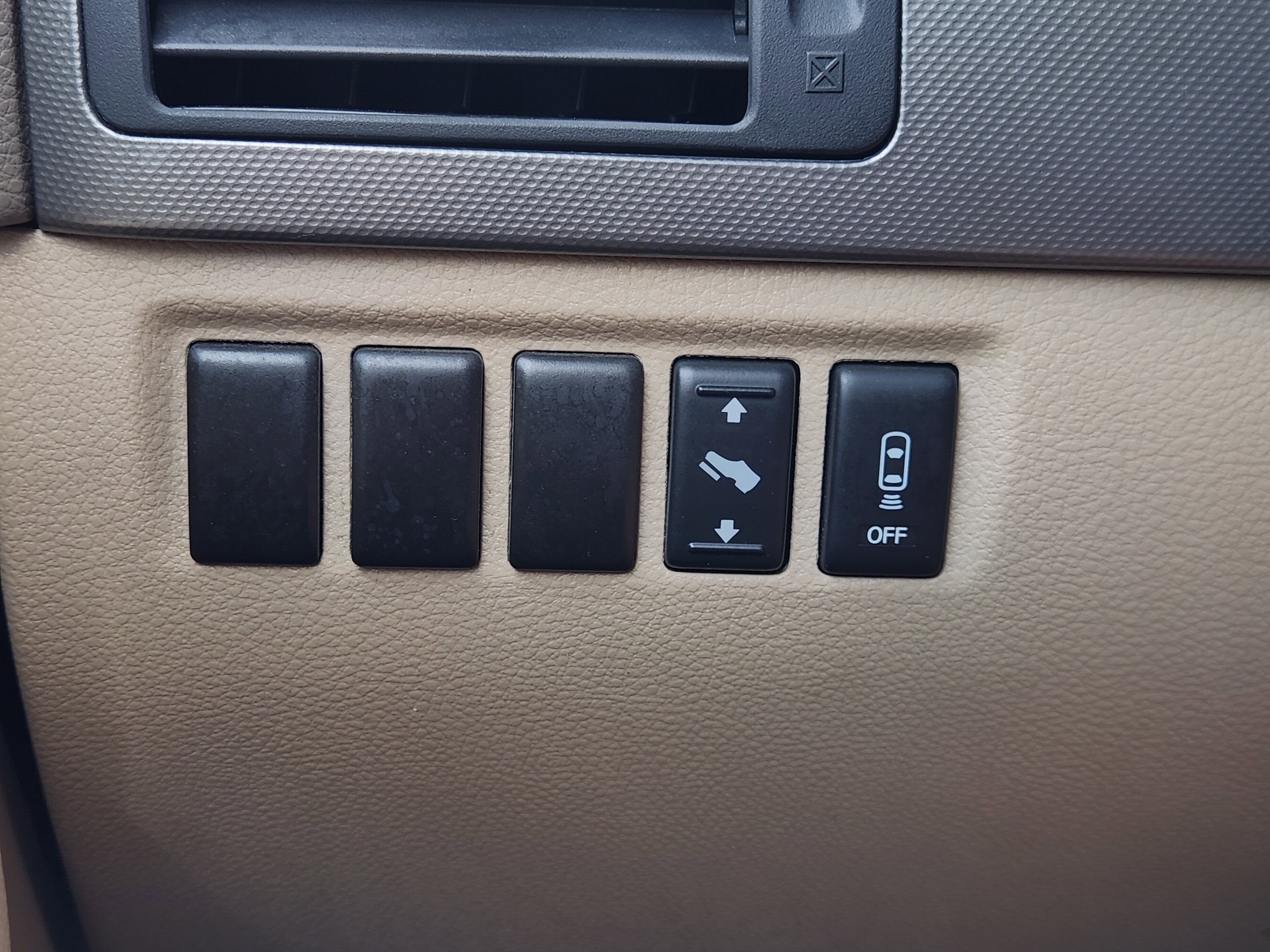 2011 Nissan Armada SV