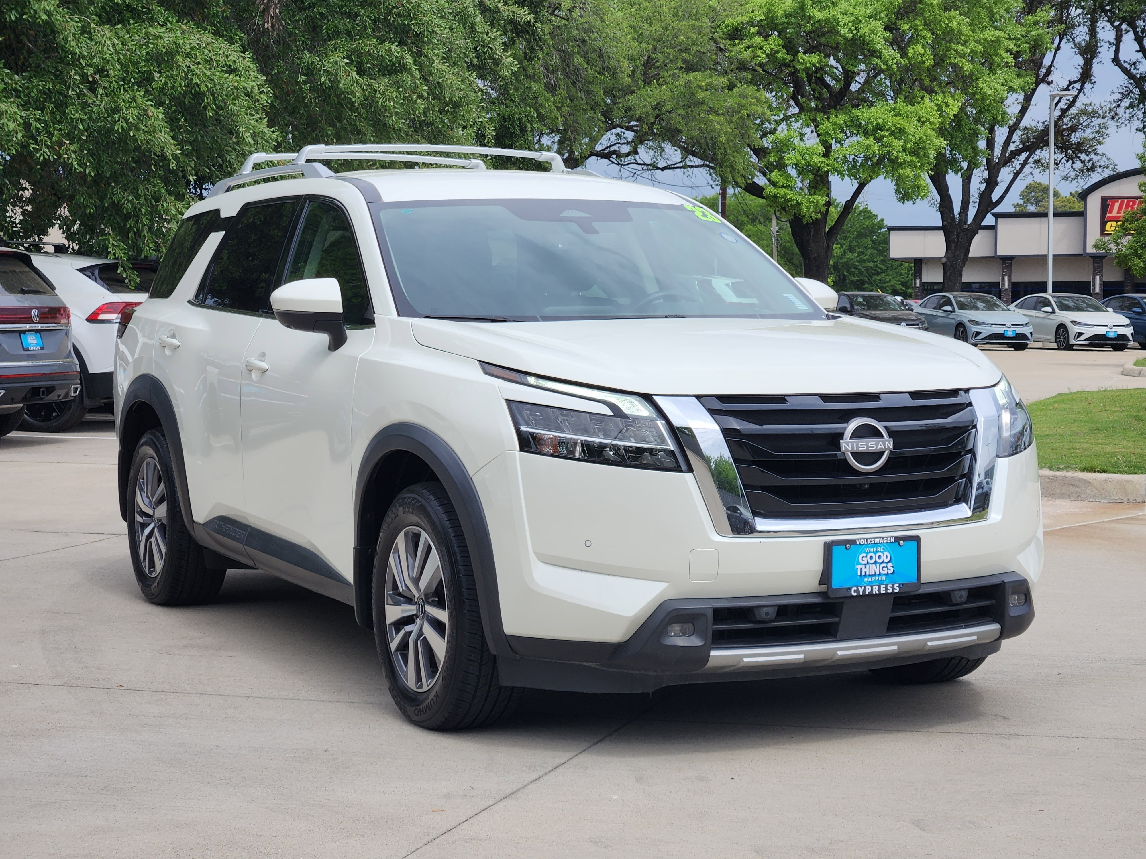 2023 Nissan Pathfinder SL