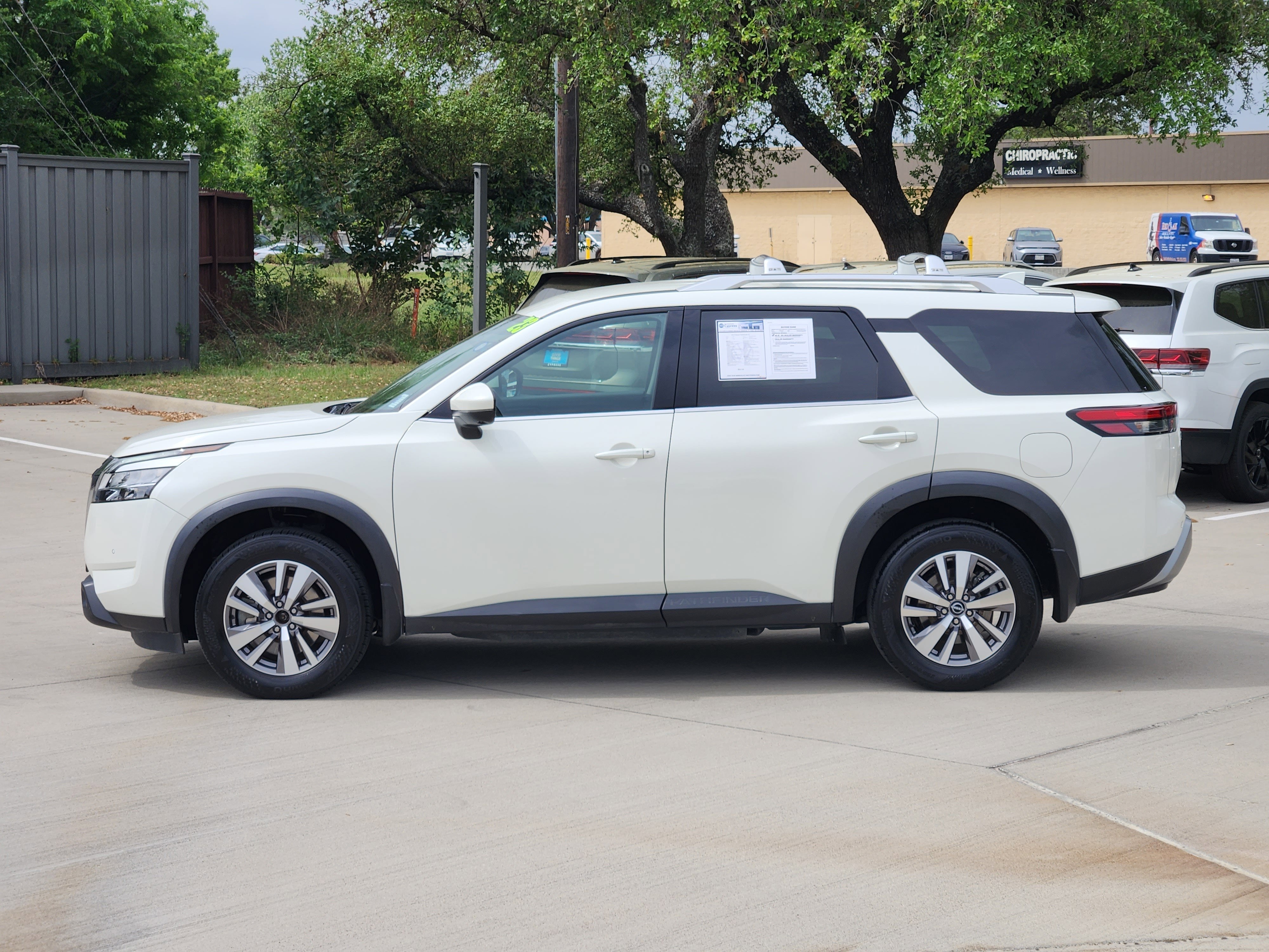 2023 Nissan Pathfinder SL