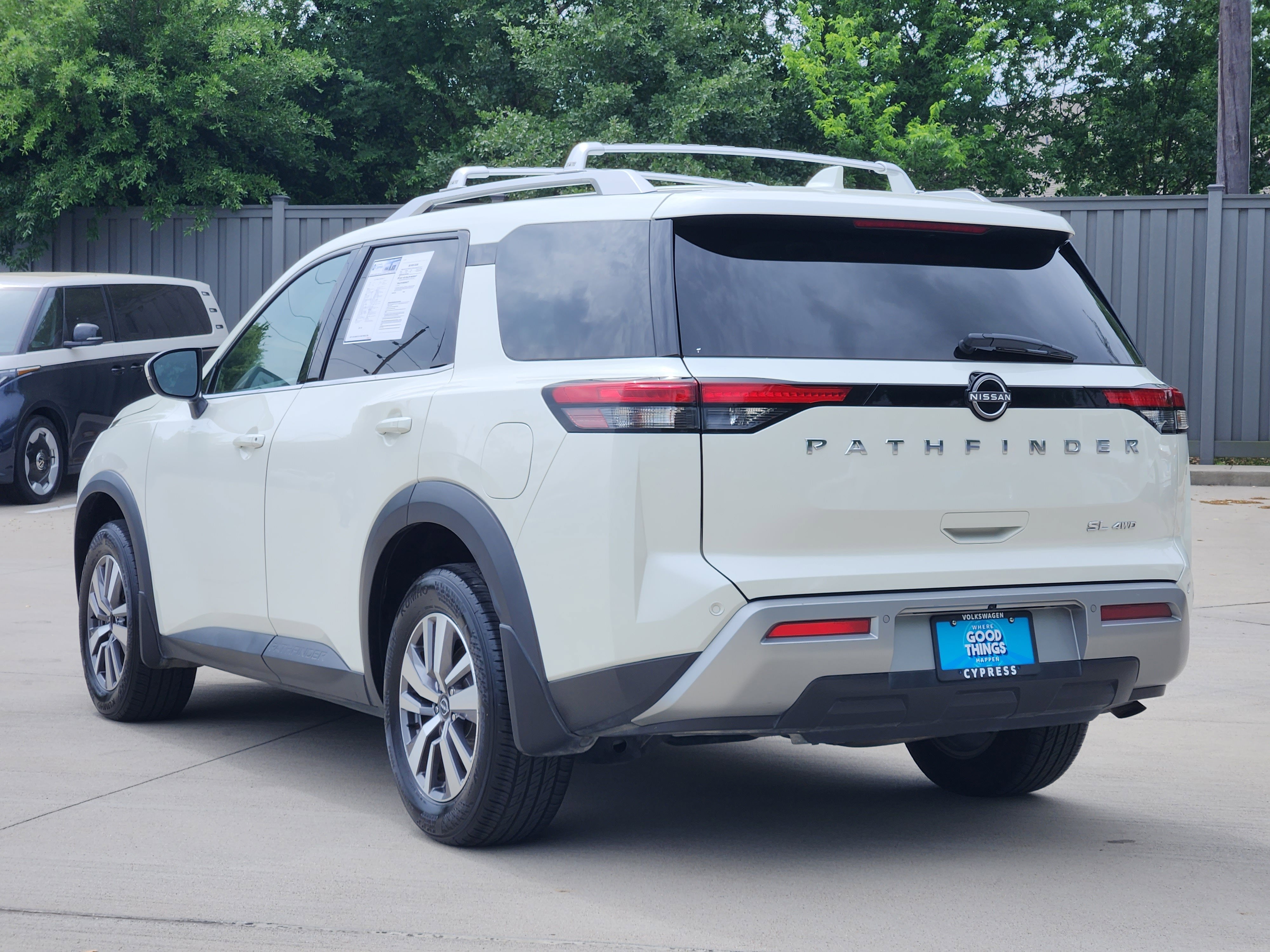 2023 Nissan Pathfinder SL