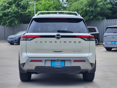 2023 Nissan Pathfinder SL