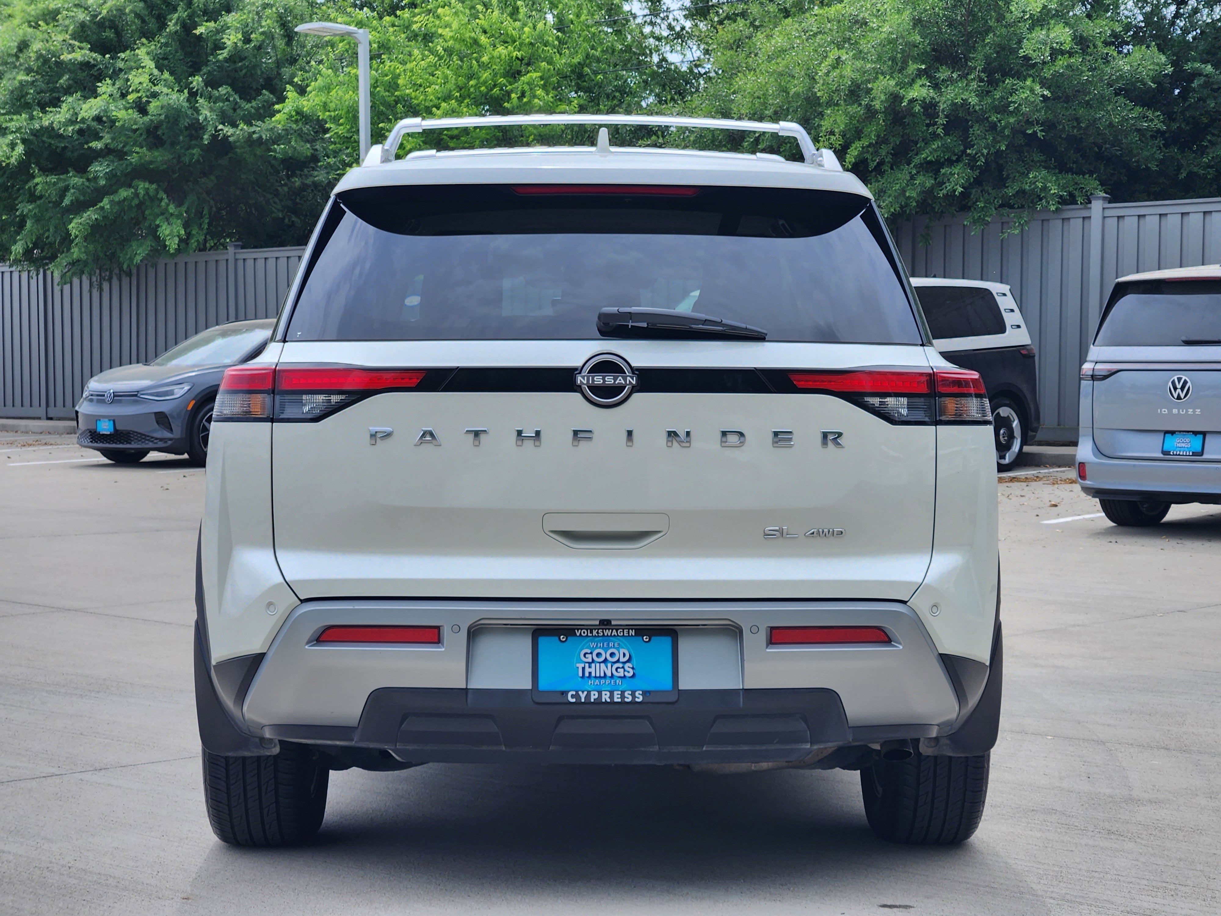 2023 Nissan Pathfinder SL