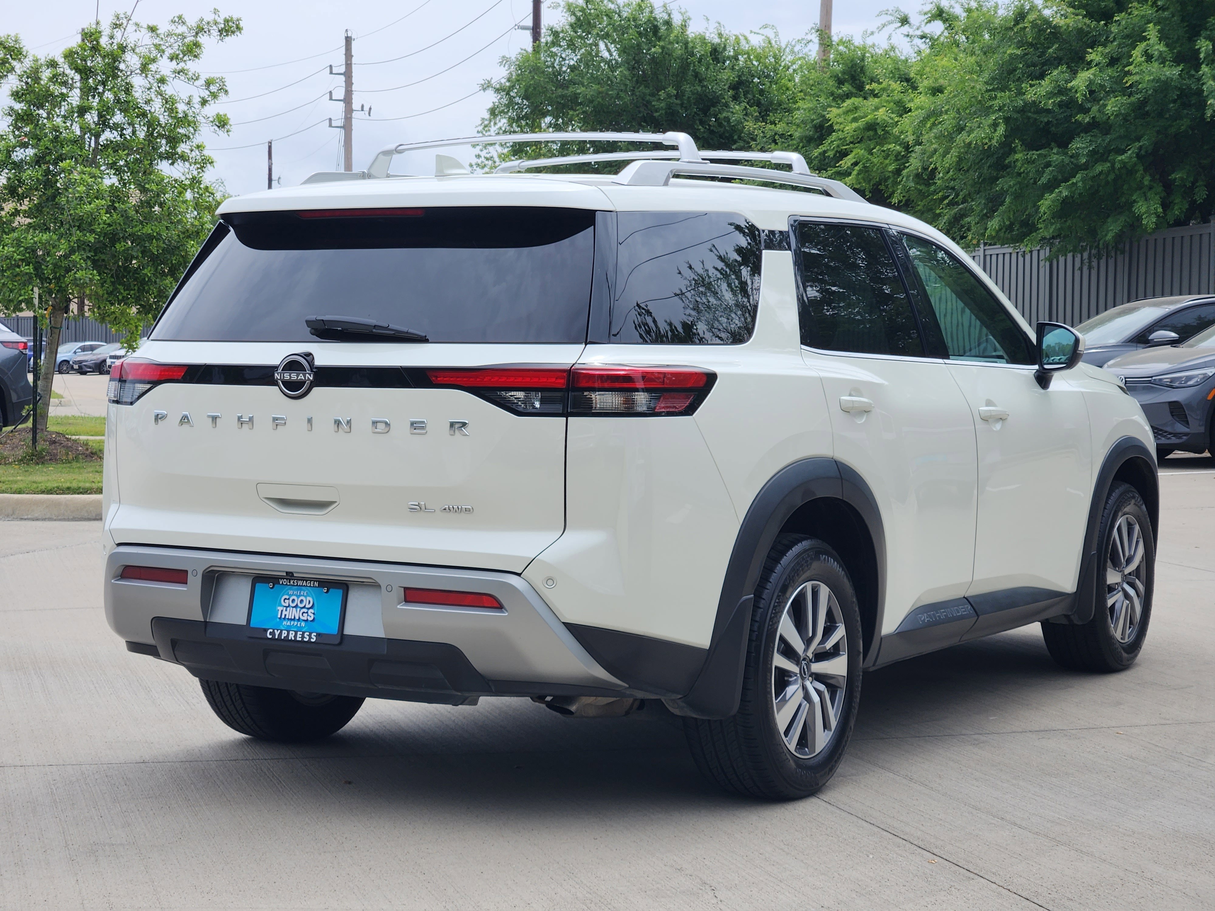 2023 Nissan Pathfinder SL