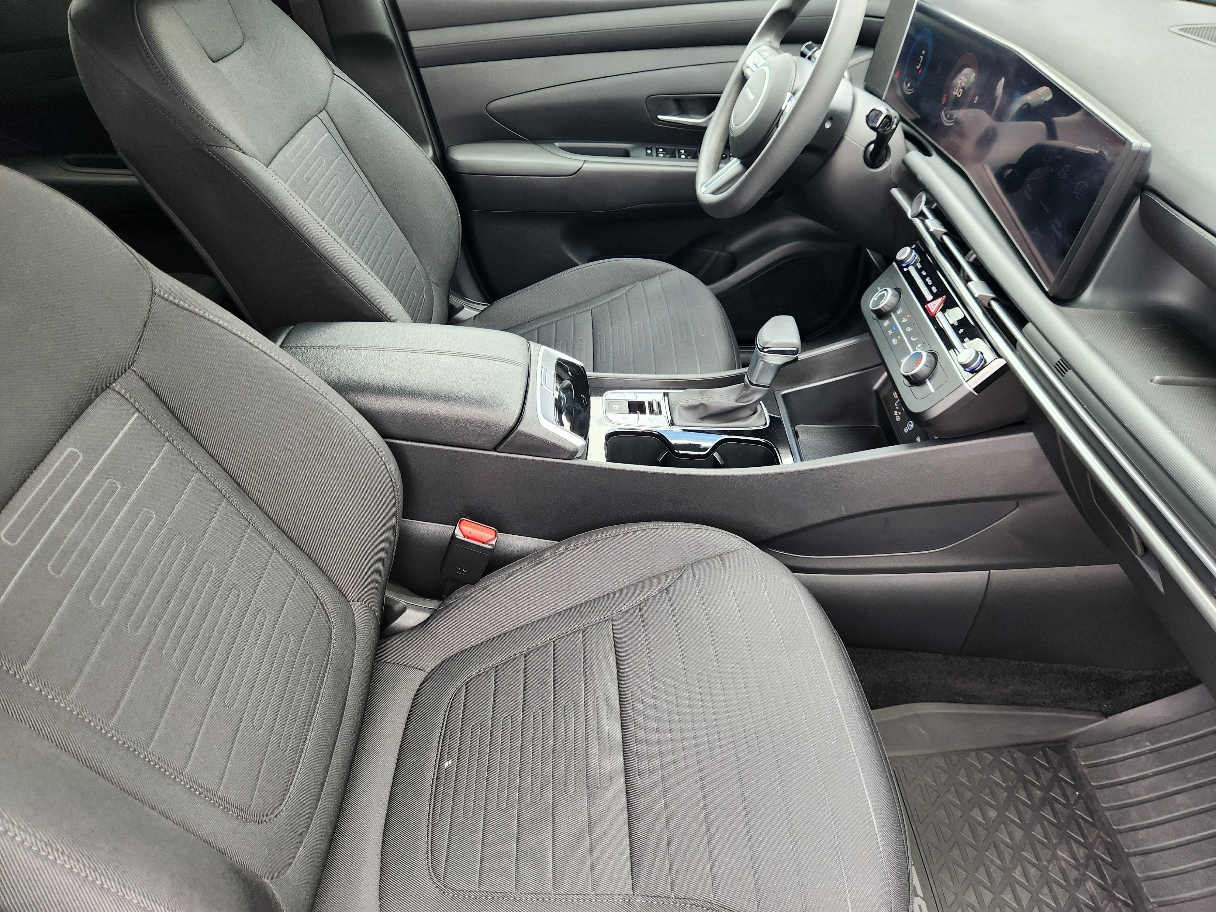 2025 Hyundai Santa Cruz SE