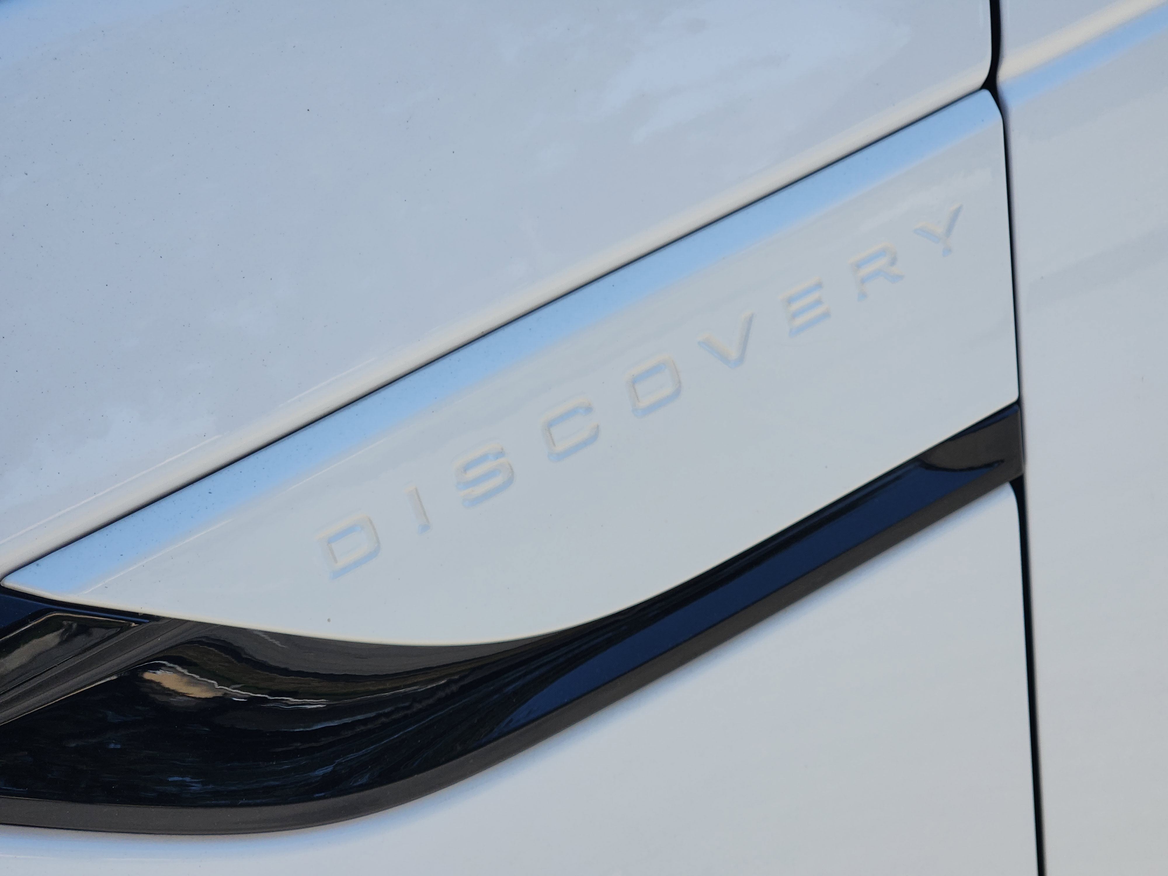 2024 Land Rover Discovery S