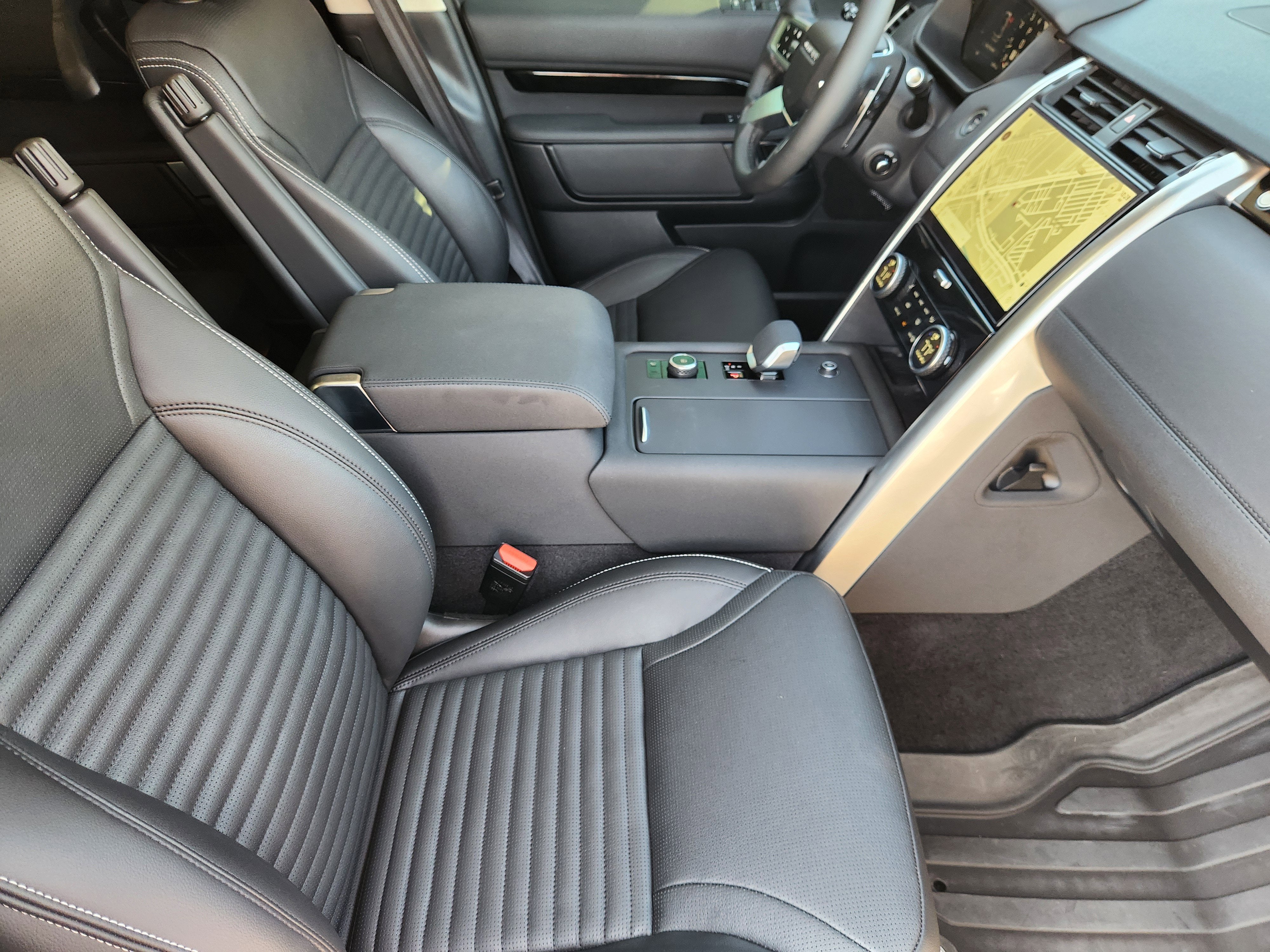 2024 Land Rover Discovery S