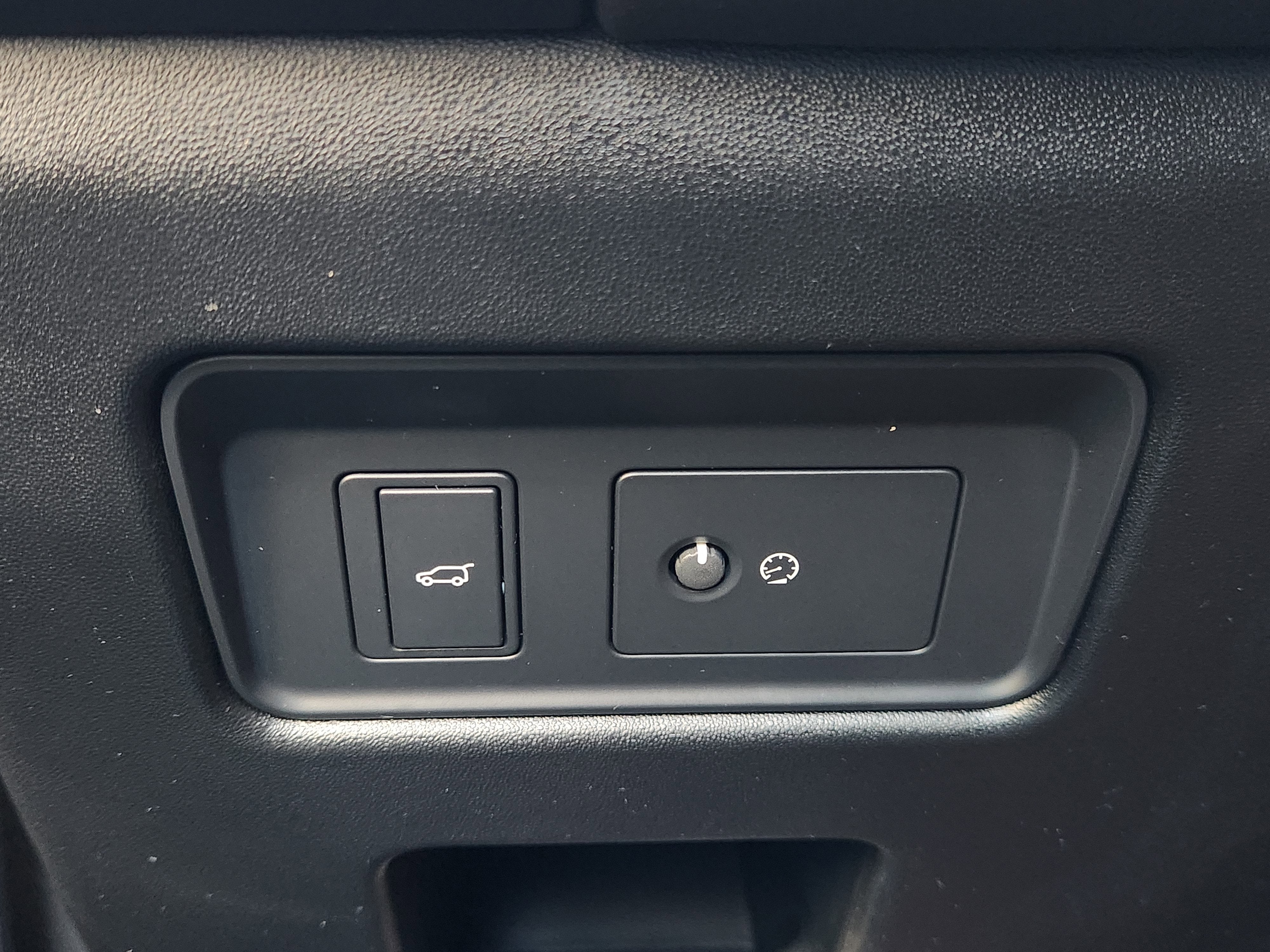 2024 Land Rover Discovery S